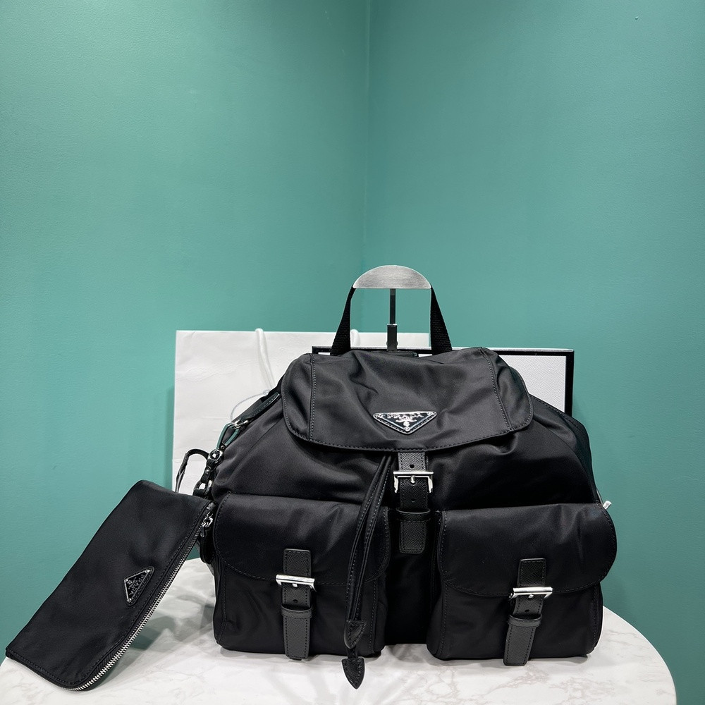 프라다 삼각 로고 나일론 백팩