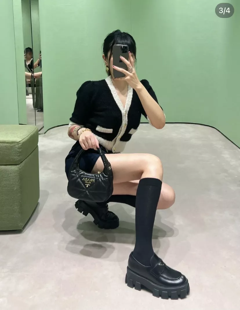 프라다 미니 호보 언더암 백 상세 이미지 11