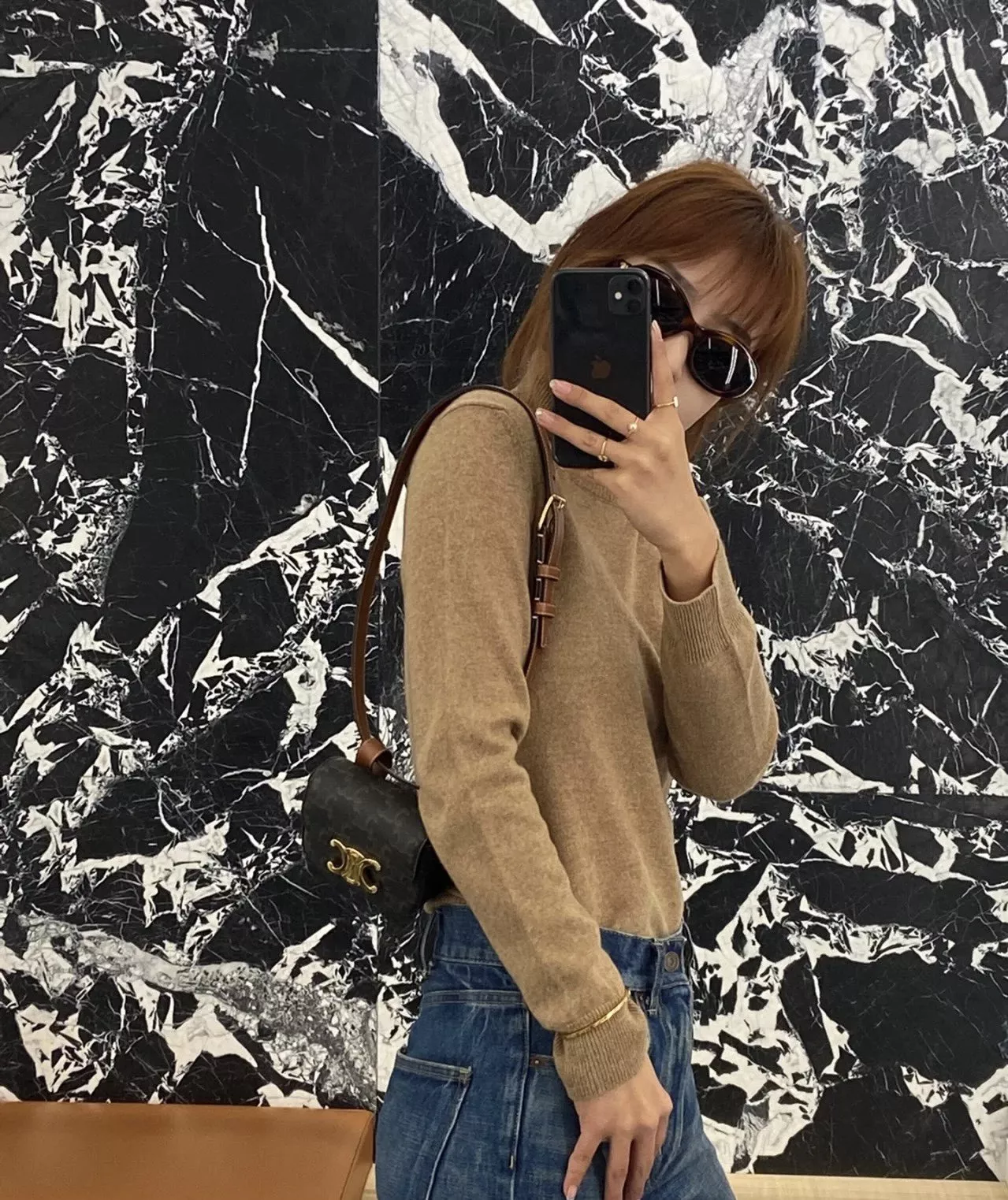 셀린느 미니 벨트백 상세 이미지 27