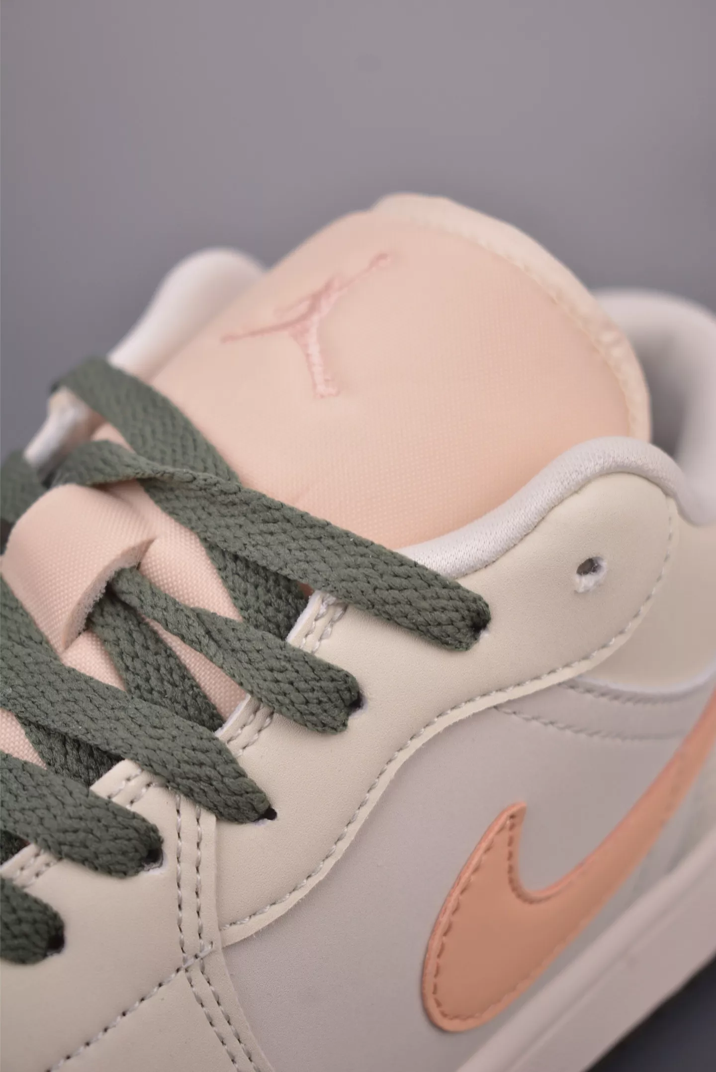 나이키 에어 에어조던 1 로우 배색 스니커즈 상세 이미지 7