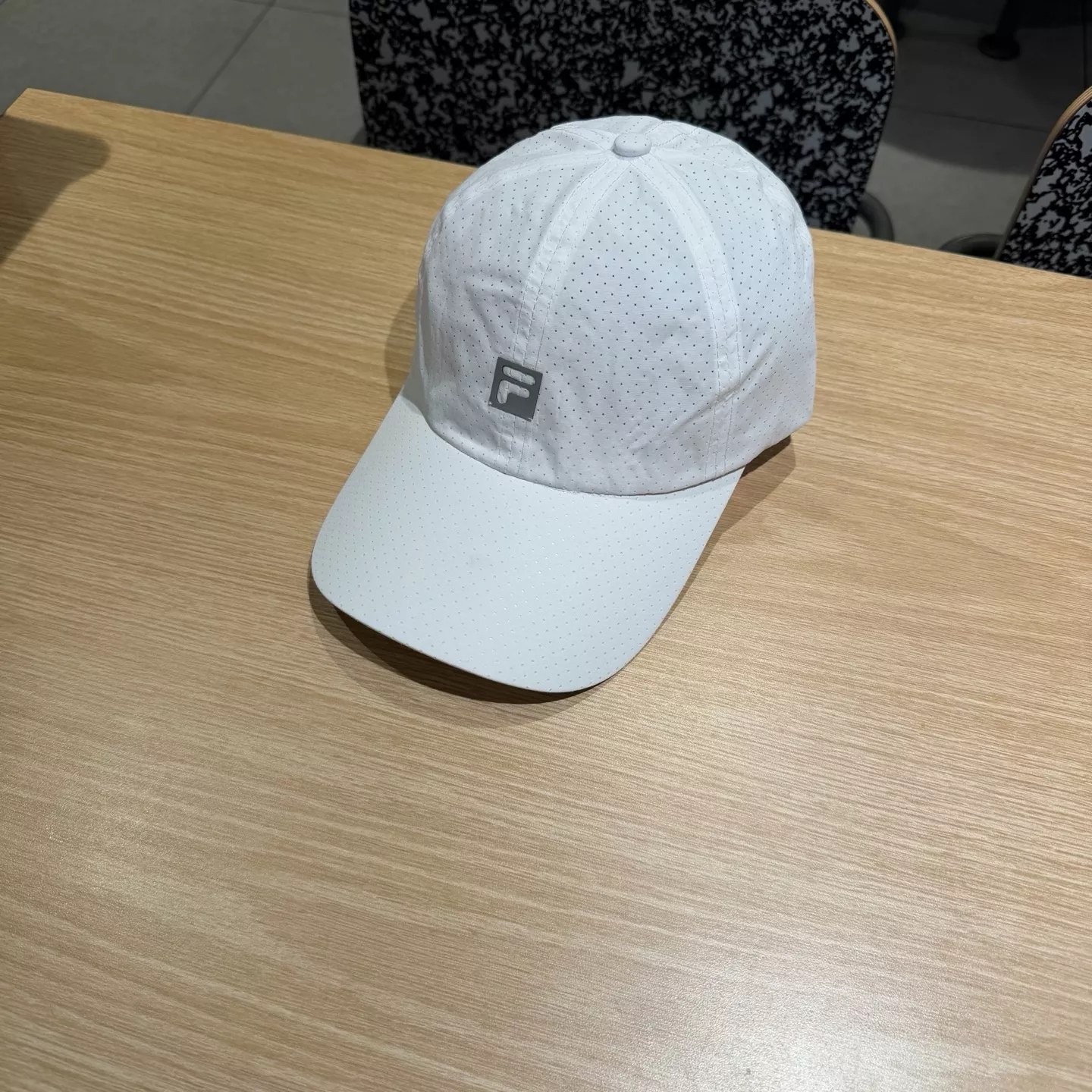 휠라 야광 로고 장식 볼캡 상세 이미지 3