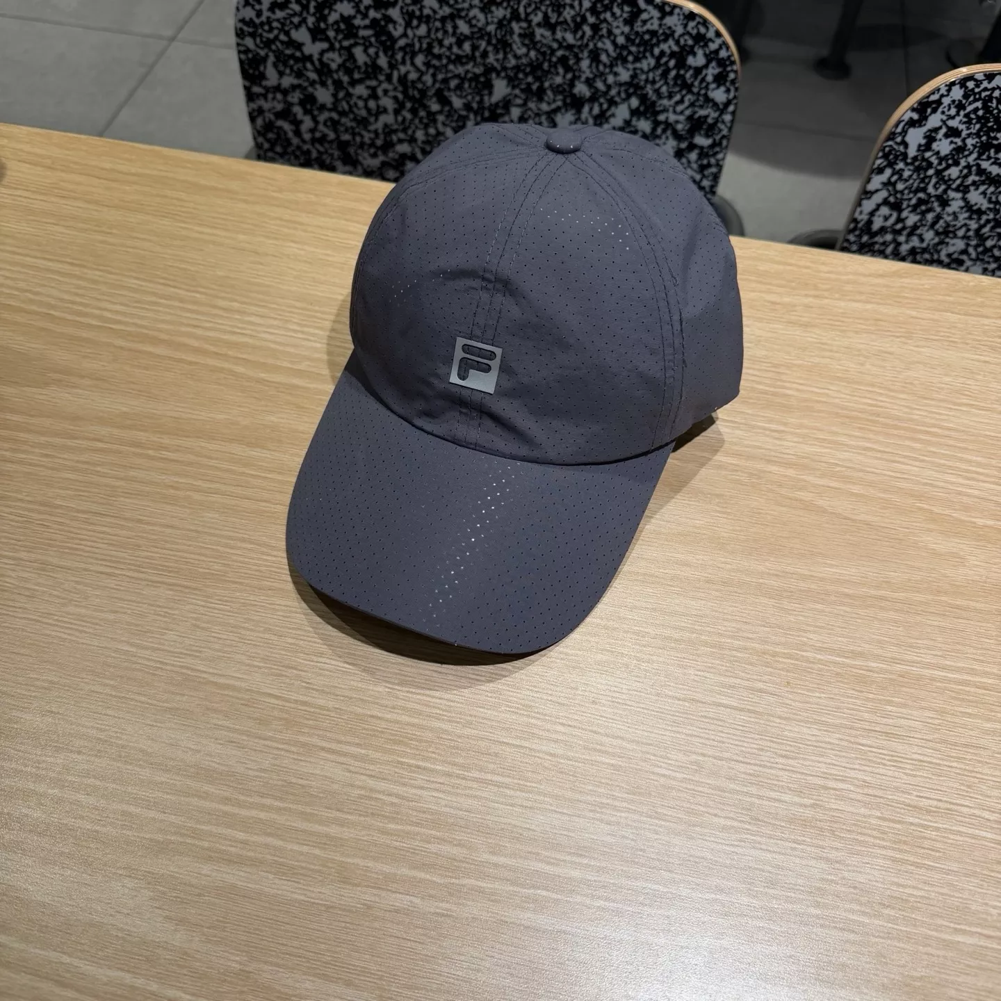 휠라 야광 로고 장식 볼캡 상세 이미지 6