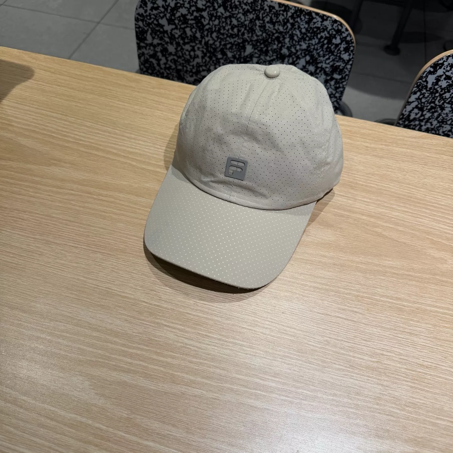휠라 야광 로고 장식 볼캡 상세 이미지 2