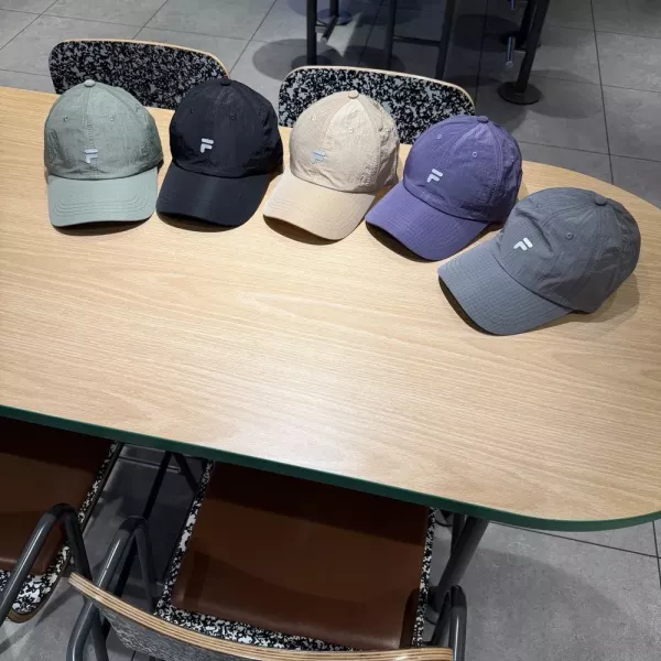휠라 야광 로고 포인트 캡