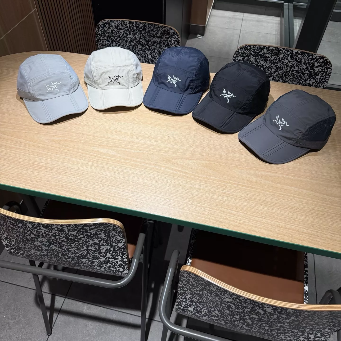 아크테릭스 로고 포인트 접이식 메쉬 캡 상세 이미지 1