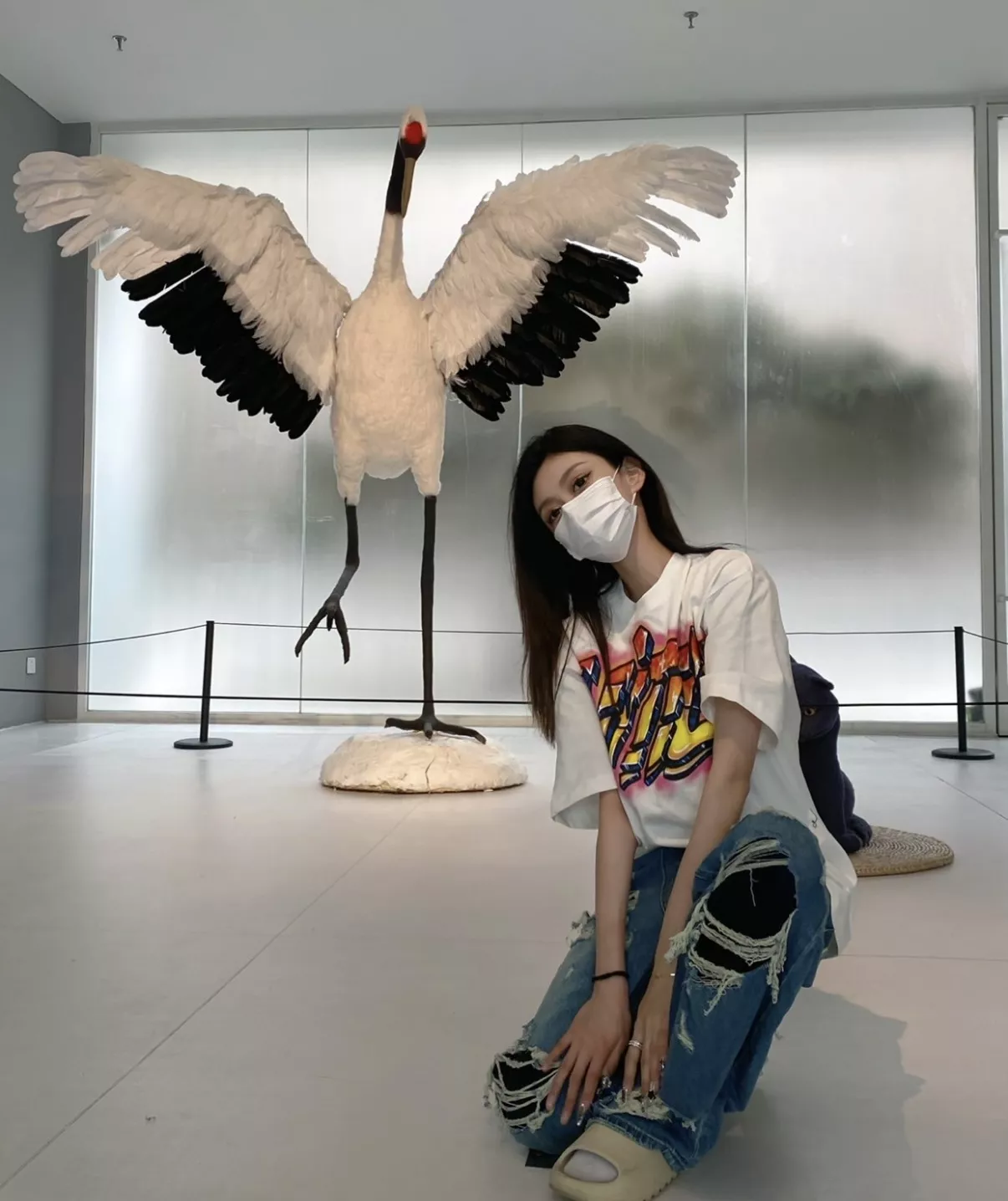 루이비통 화염 그래피티 로고 프린트 반팔 티셔츠 상세 이미지 26