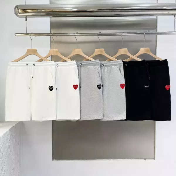 꼼데가르송 하트 로고 자수 캐주얼 쇼츠