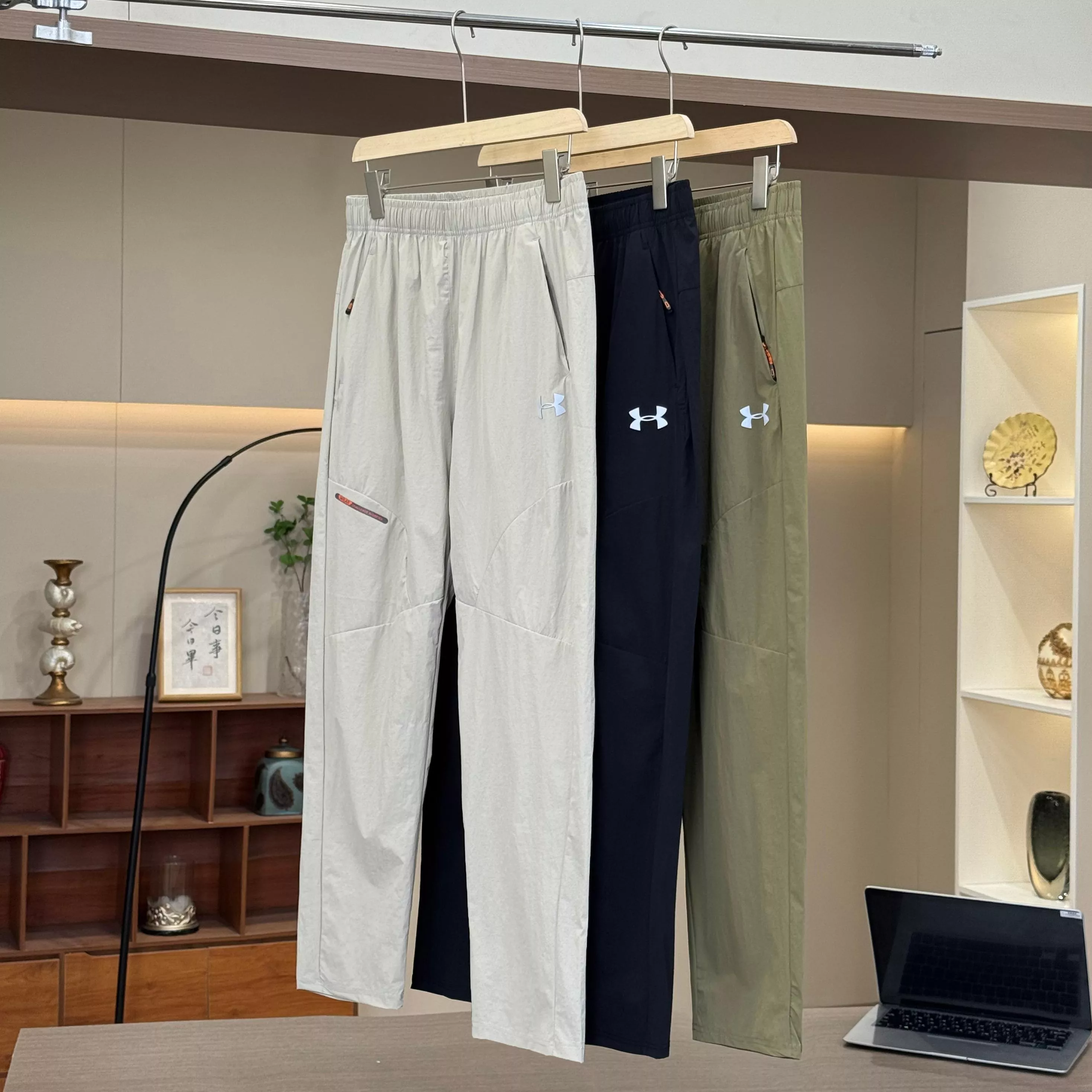 언더아머 3D 컷팅 아웃도어 밴딩 팬츠 상세 이미지 9