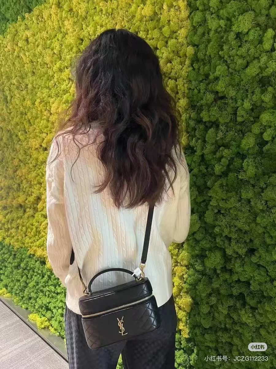 입생로랑 퀼팅 레더 탑핸들 스트랩 백 상세 이미지 16