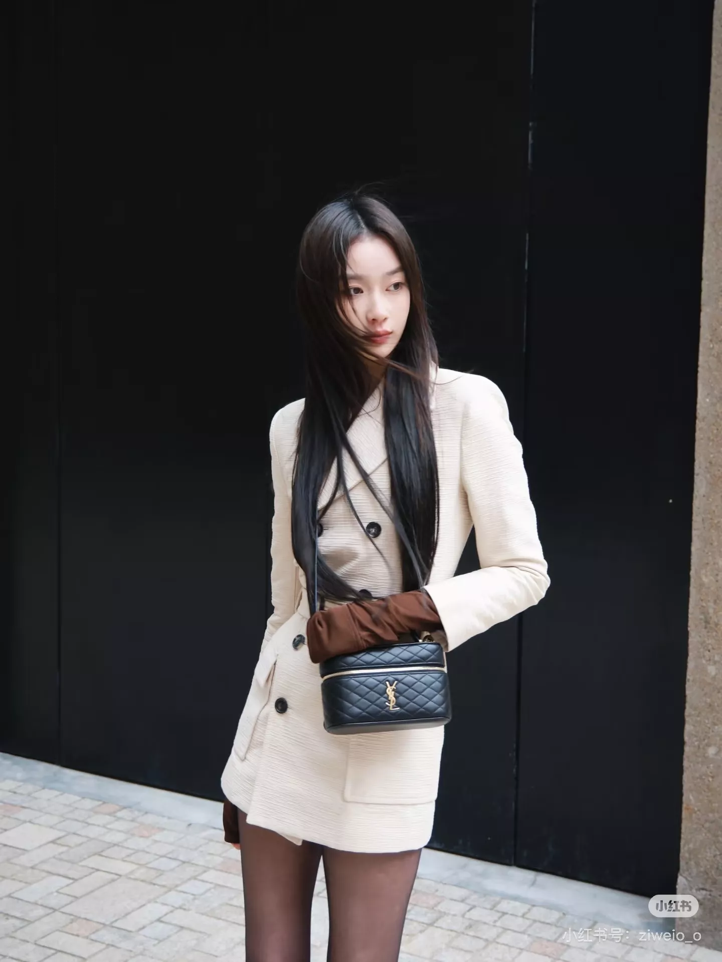 입생로랑 퀼팅 레더 탑핸들 스트랩 백 상세 이미지 12