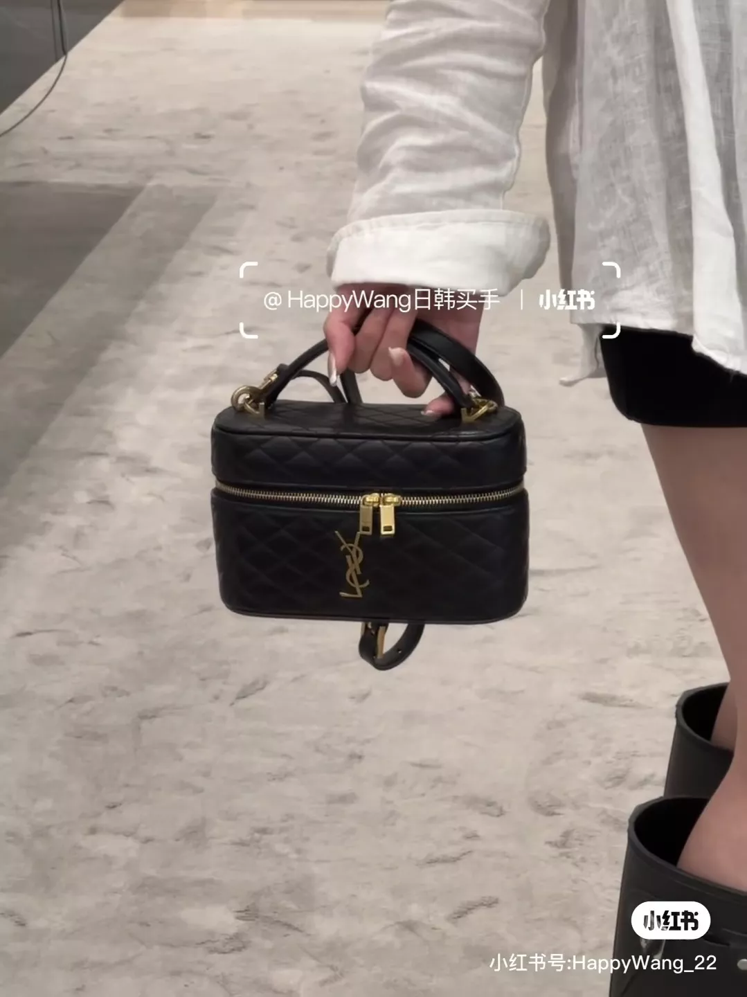 입생로랑 퀼팅 레더 탑핸들 스트랩 백 상세 이미지 13