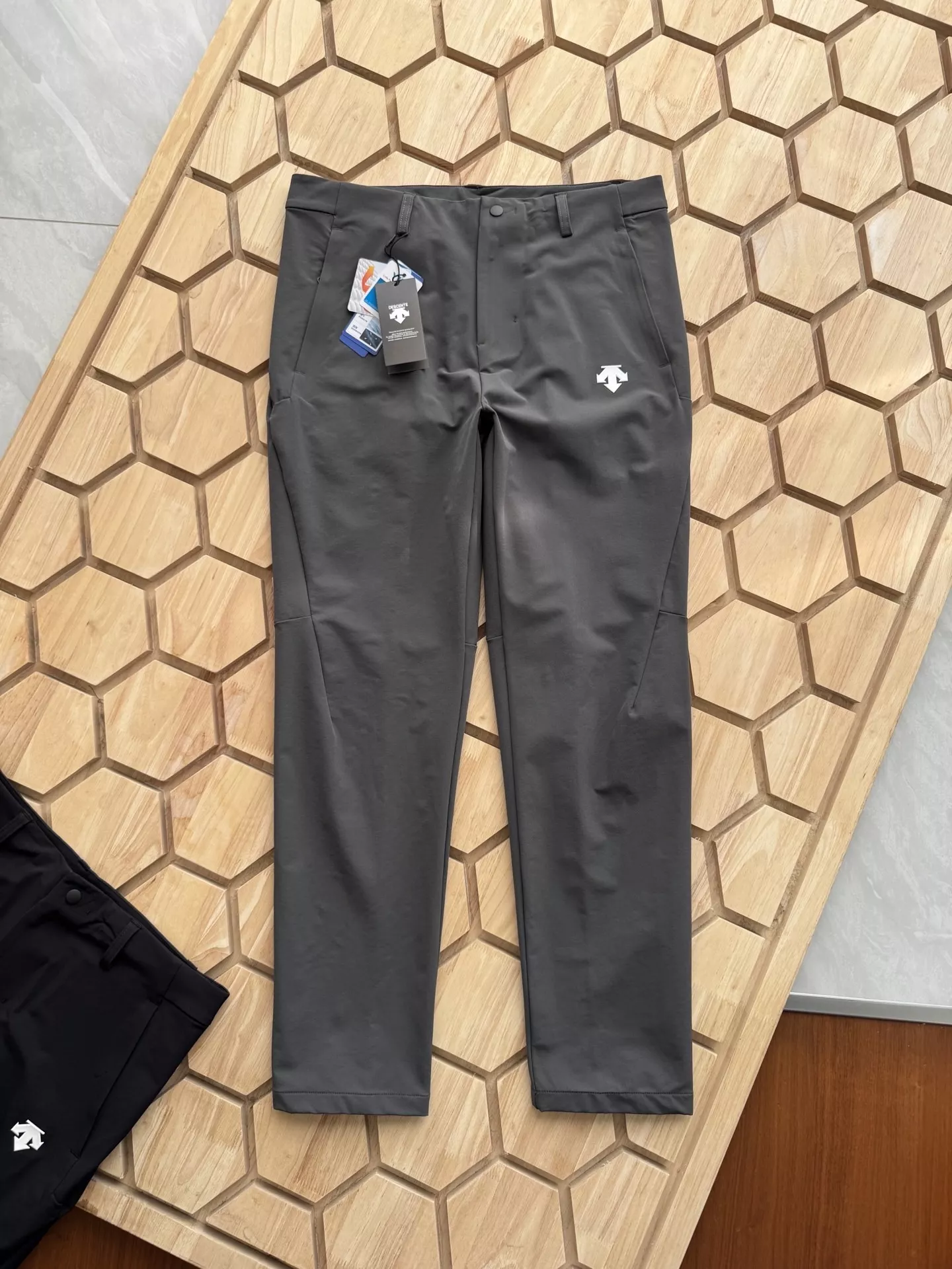 데상트 아웃도어 레저 팬츠 상세 이미지 2