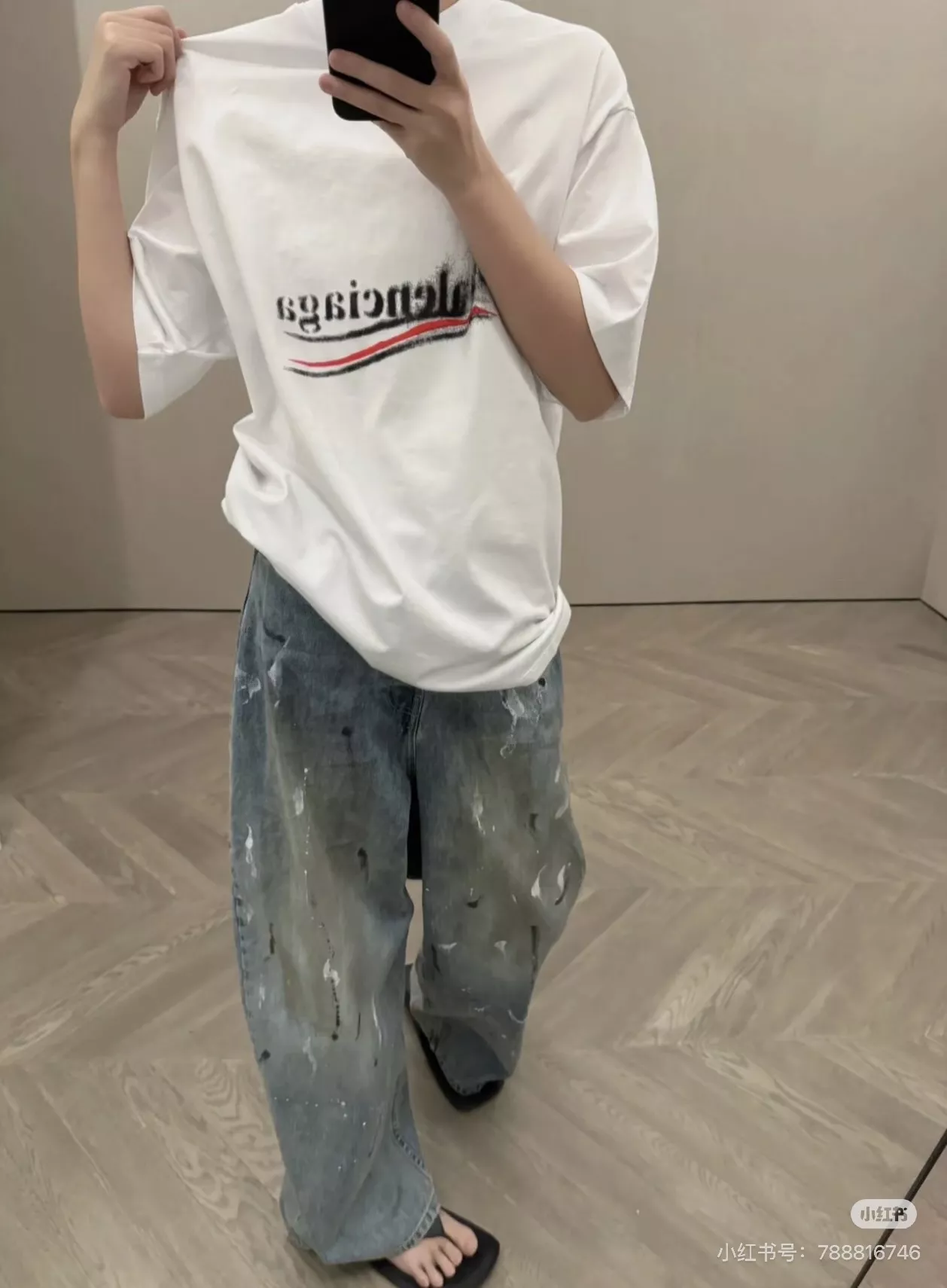 발렌시아가 블러 스프레이 콜라 프린트 반팔 티셔츠 상세 이미지 21