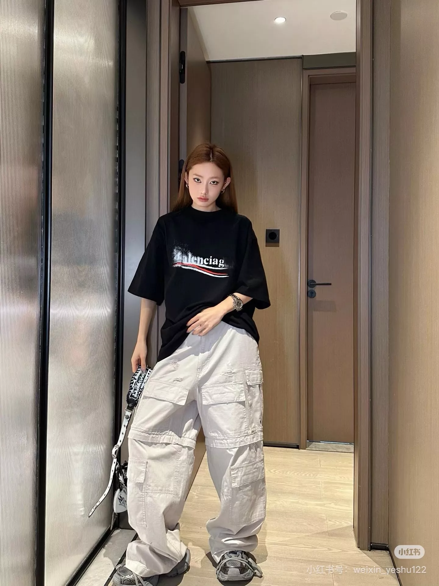 발렌시아가 블러 스프레이 콜라 프린트 반팔 티셔츠 상세 이미지 19