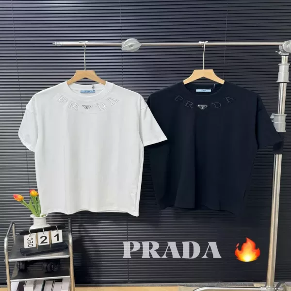 프라다 로고 자수 오버핏 반팔 티셔츠