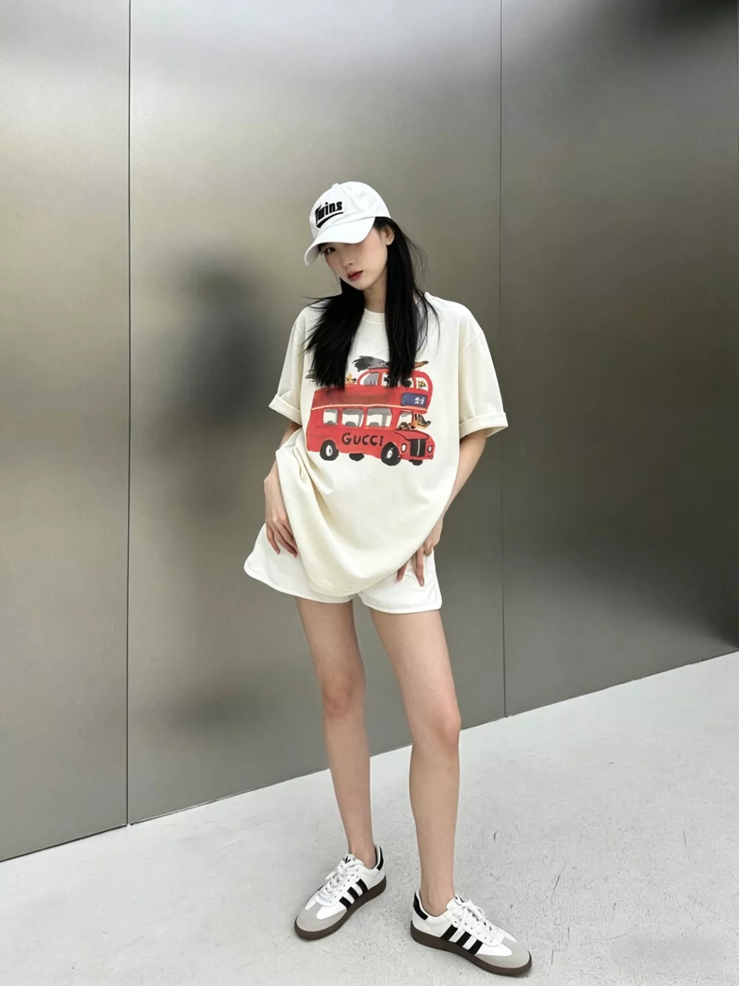 구찌 동물 버스 프린트 라운드 반팔 티셔츠 상세 이미지 20