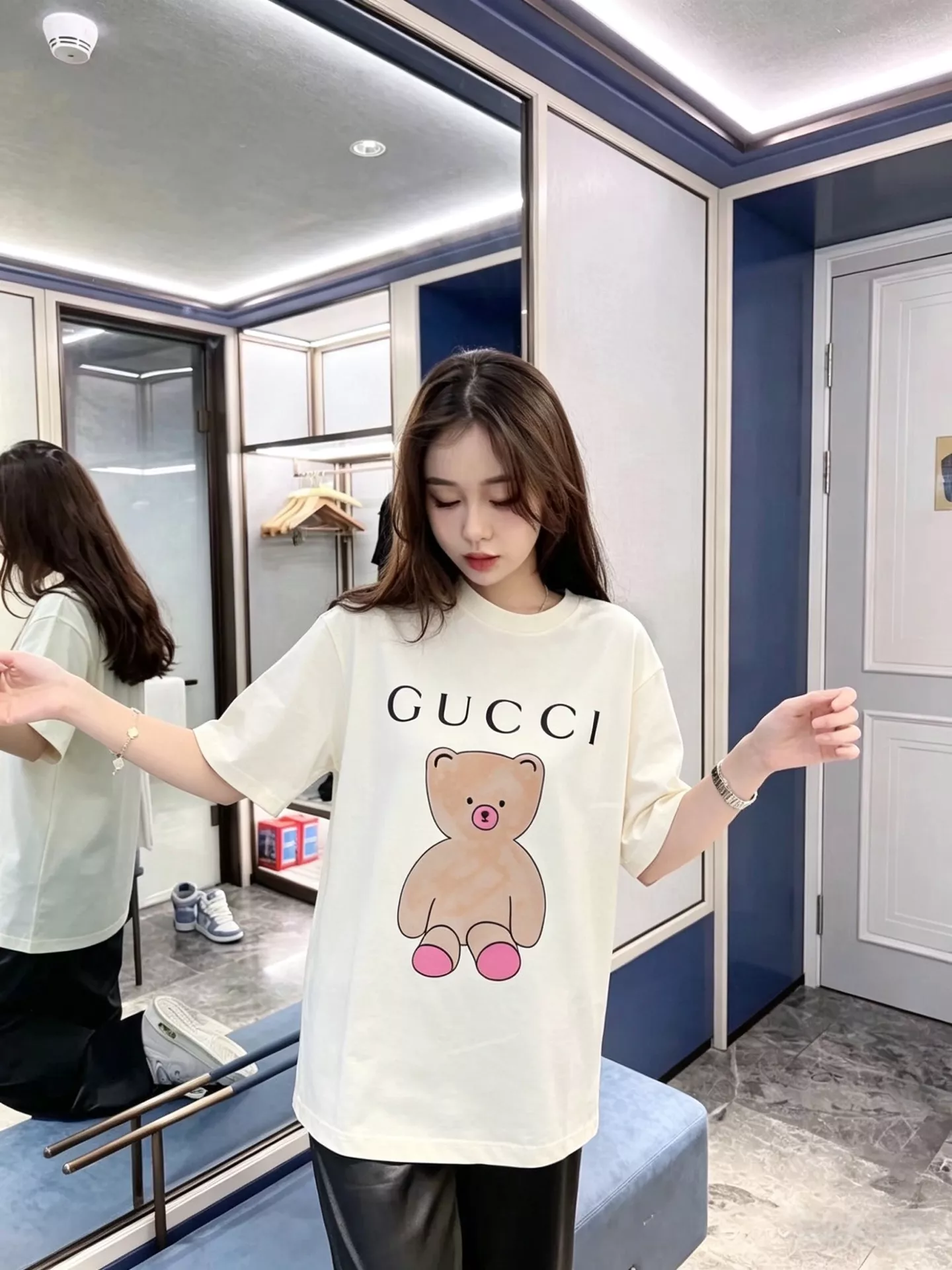 구찌 테디 프린트 라운드넥 반팔 티셔츠 상세 이미지 12
