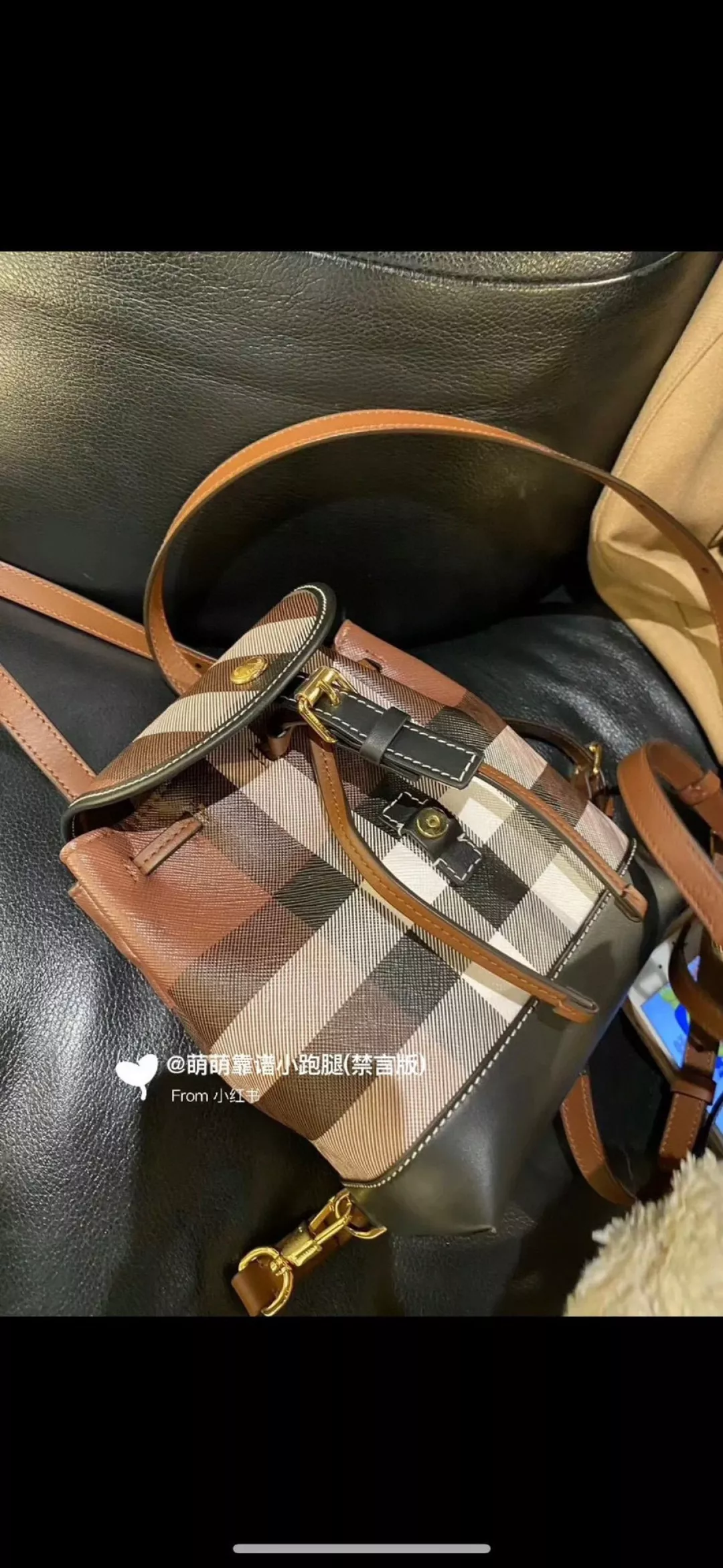 버버리 체크 미니 백팩 상세 이미지 37
