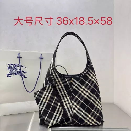 버버리 클래식 체크 숄더 쇼퍼백