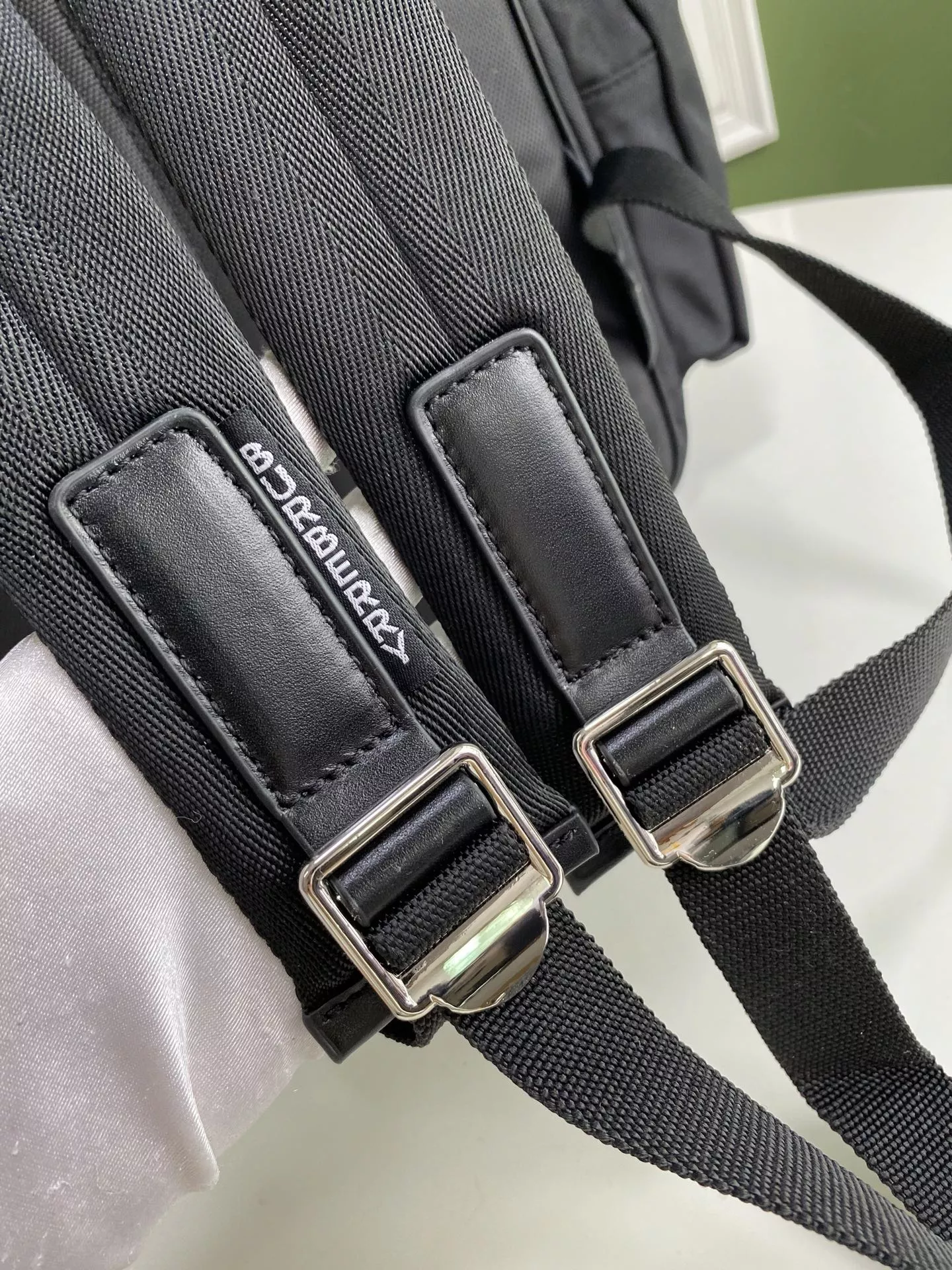 버버리 실용적인 마운틴 스타일 백팩 상세 이미지 9