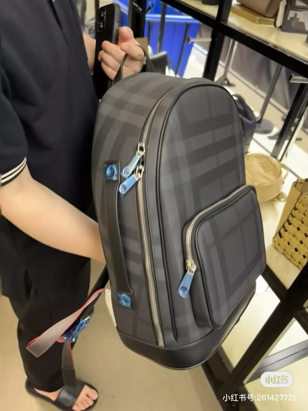 버버리 런던 체크 레더 트리밍 백팩 상세 이미지 30