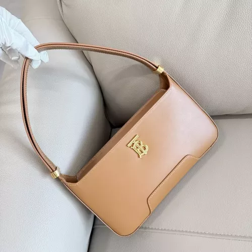 버버리 금속 로고 가죽 숄더백