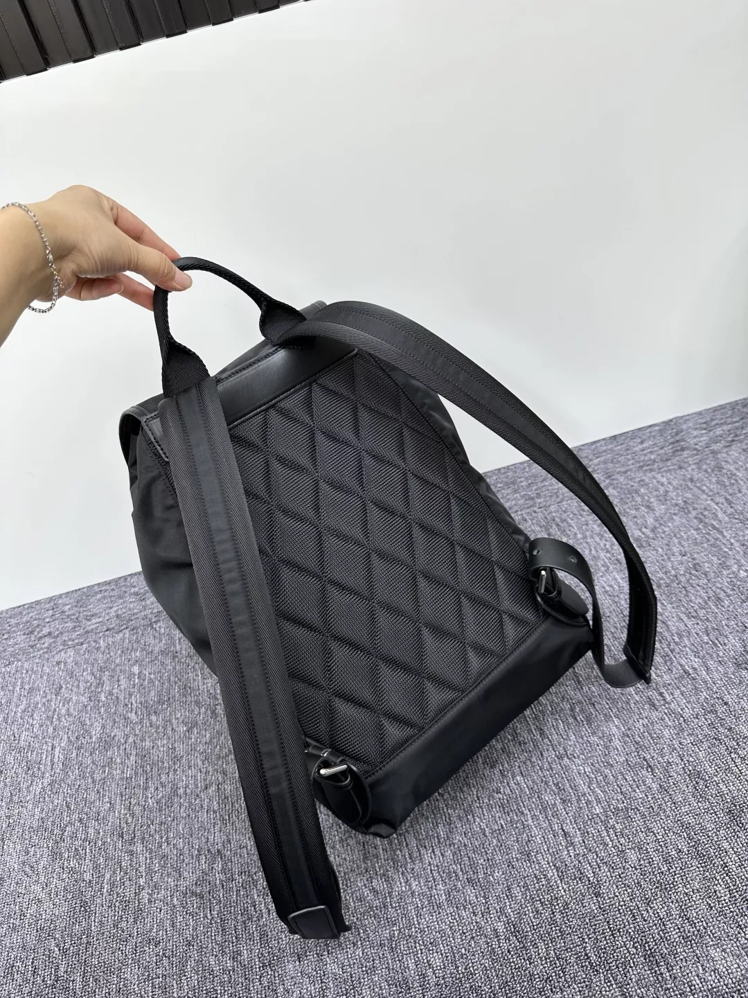 버버리 나일론 로고 백팩 상세 이미지 2