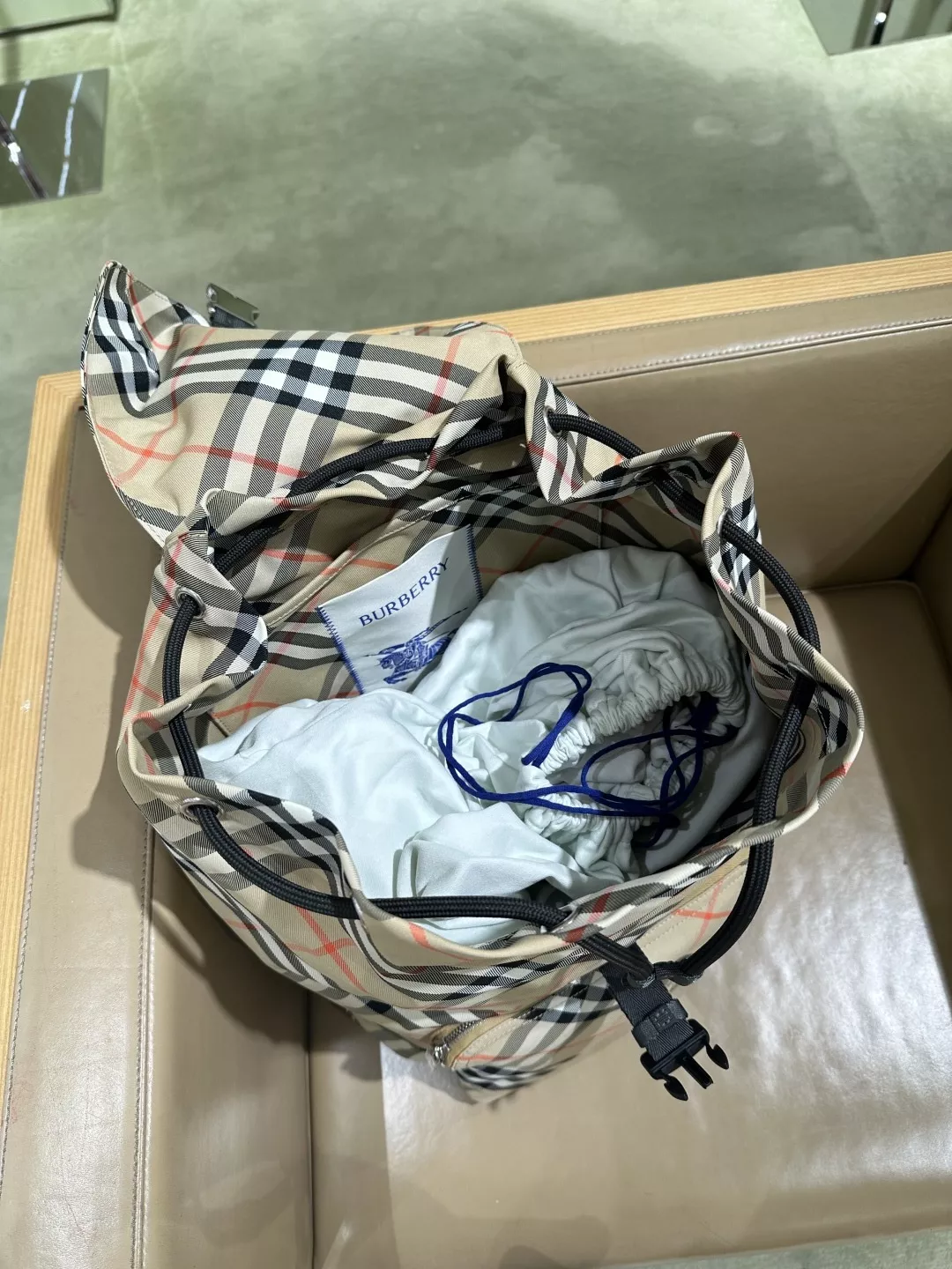버버리 체크 패턴 더블 포켓 백팩 상세 이미지 48