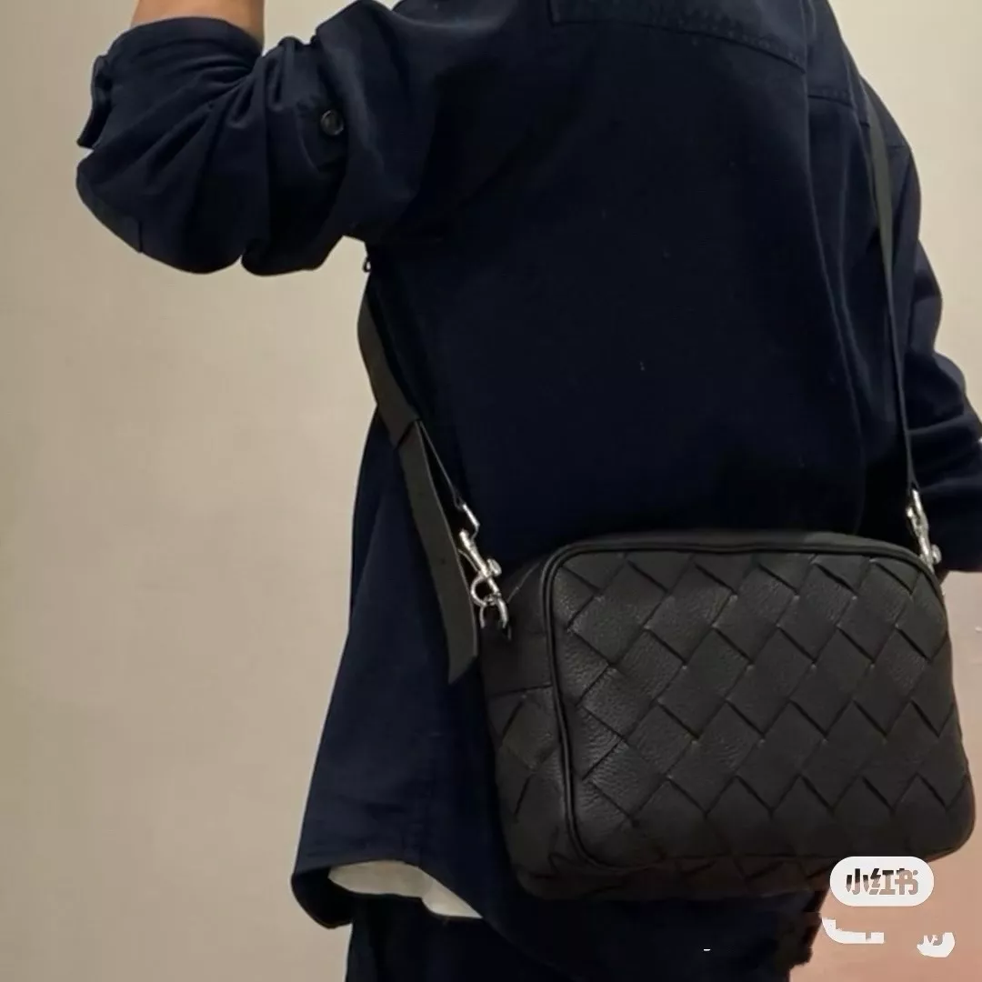 보테가베네타 인트레치아토 남성 크로스 스타일 백 상세 이미지 11