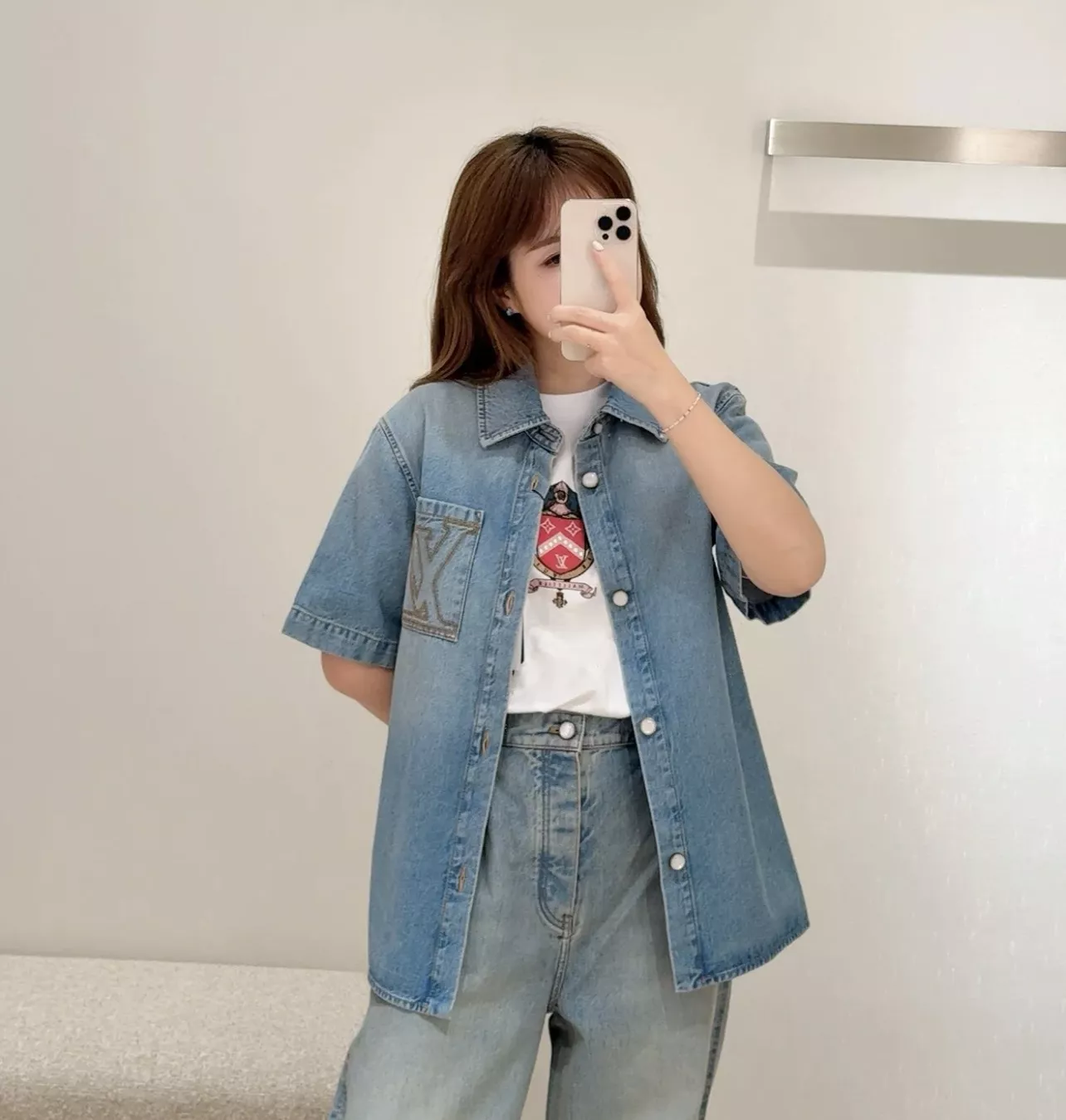 루이비통 워싱 데님 반소매 셔츠 상세 이미지 16