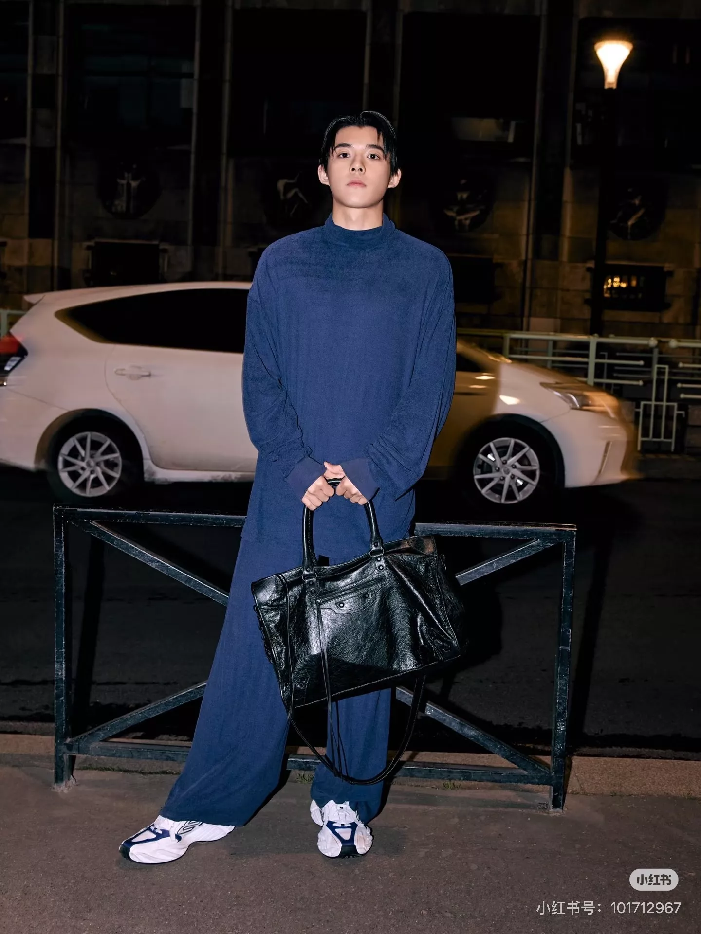 발렌시아가 시티 모터백 상세 이미지 15