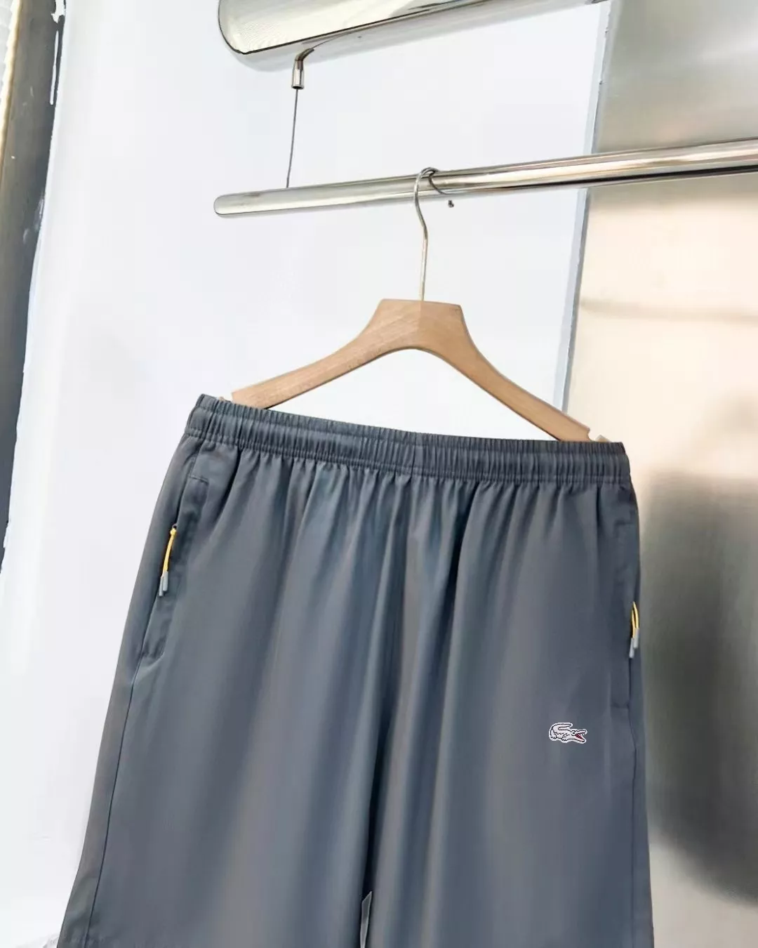 라코스테 악어 로고 기능성 반바지 상세 이미지 20
