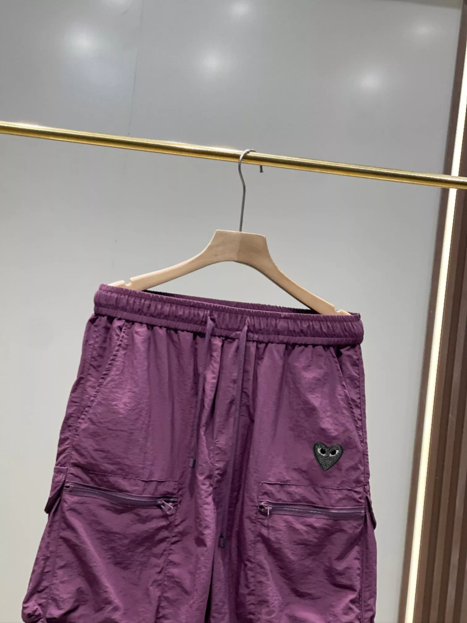 꼼데가르송 하트 로고 자수 기능성 반바지 상세 이미지 23