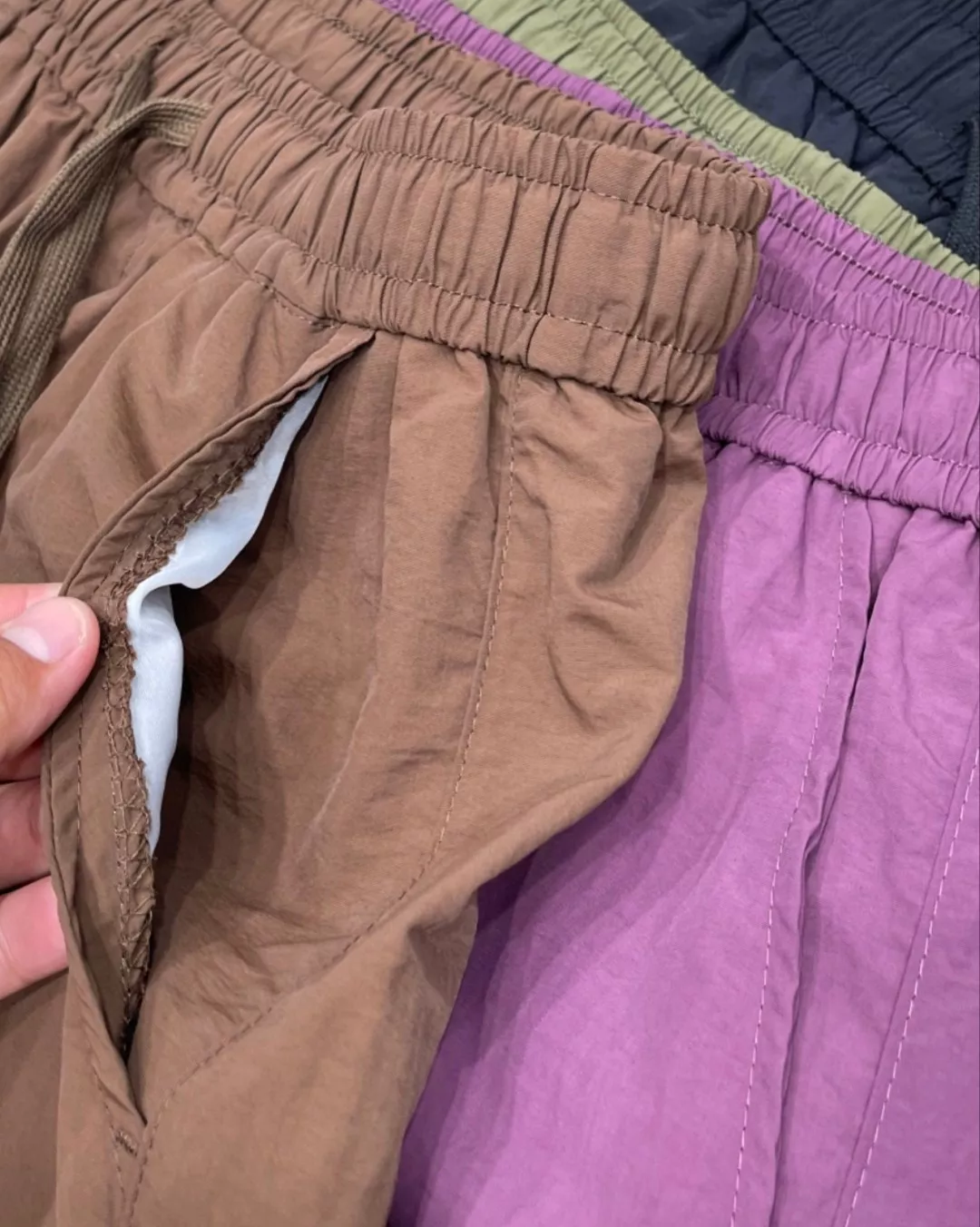 꼼데가르송 하트 로고 자수 기능성 반바지 상세 이미지 19