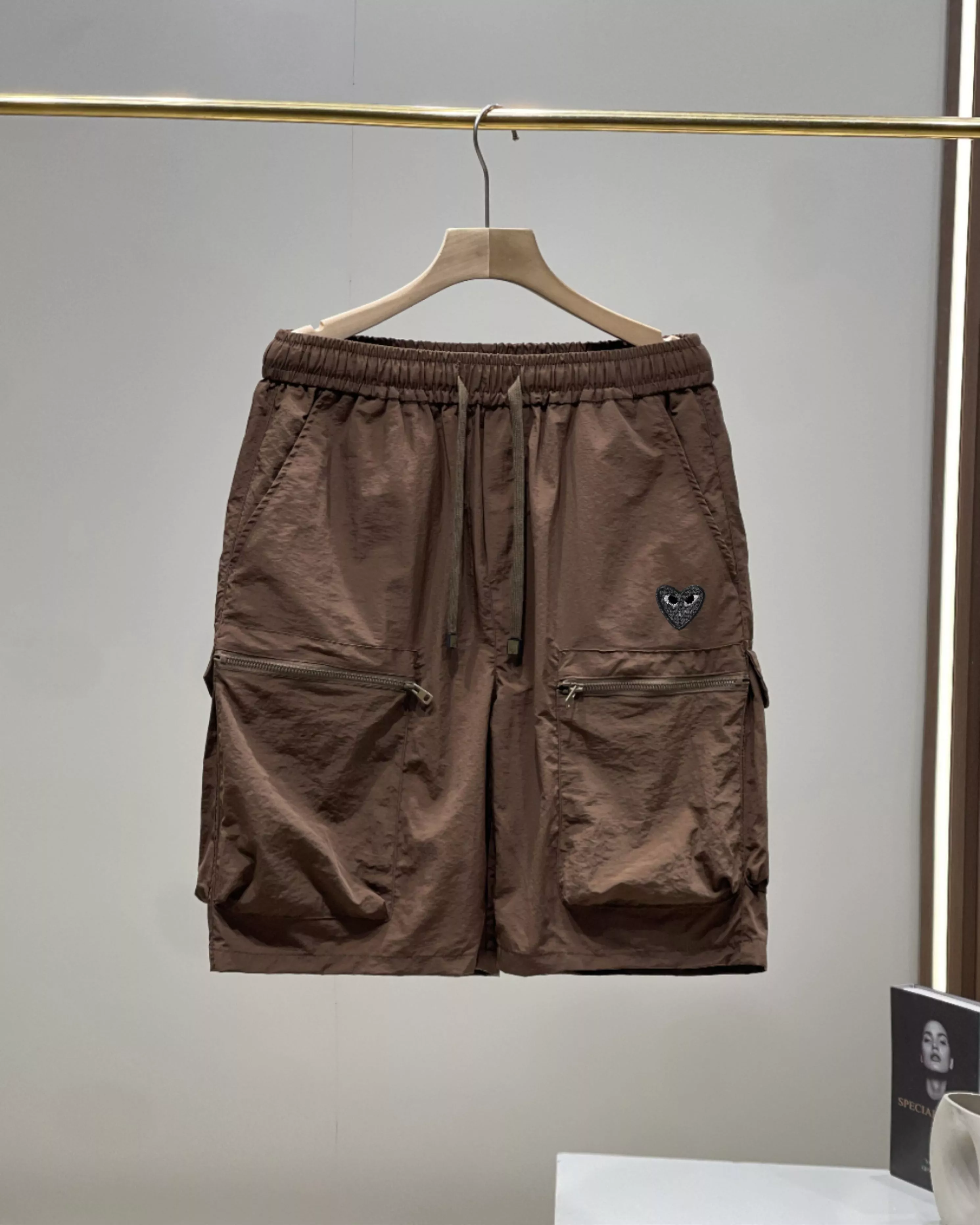 꼼데가르송 하트 로고 자수 기능성 반바지 상세 이미지 3