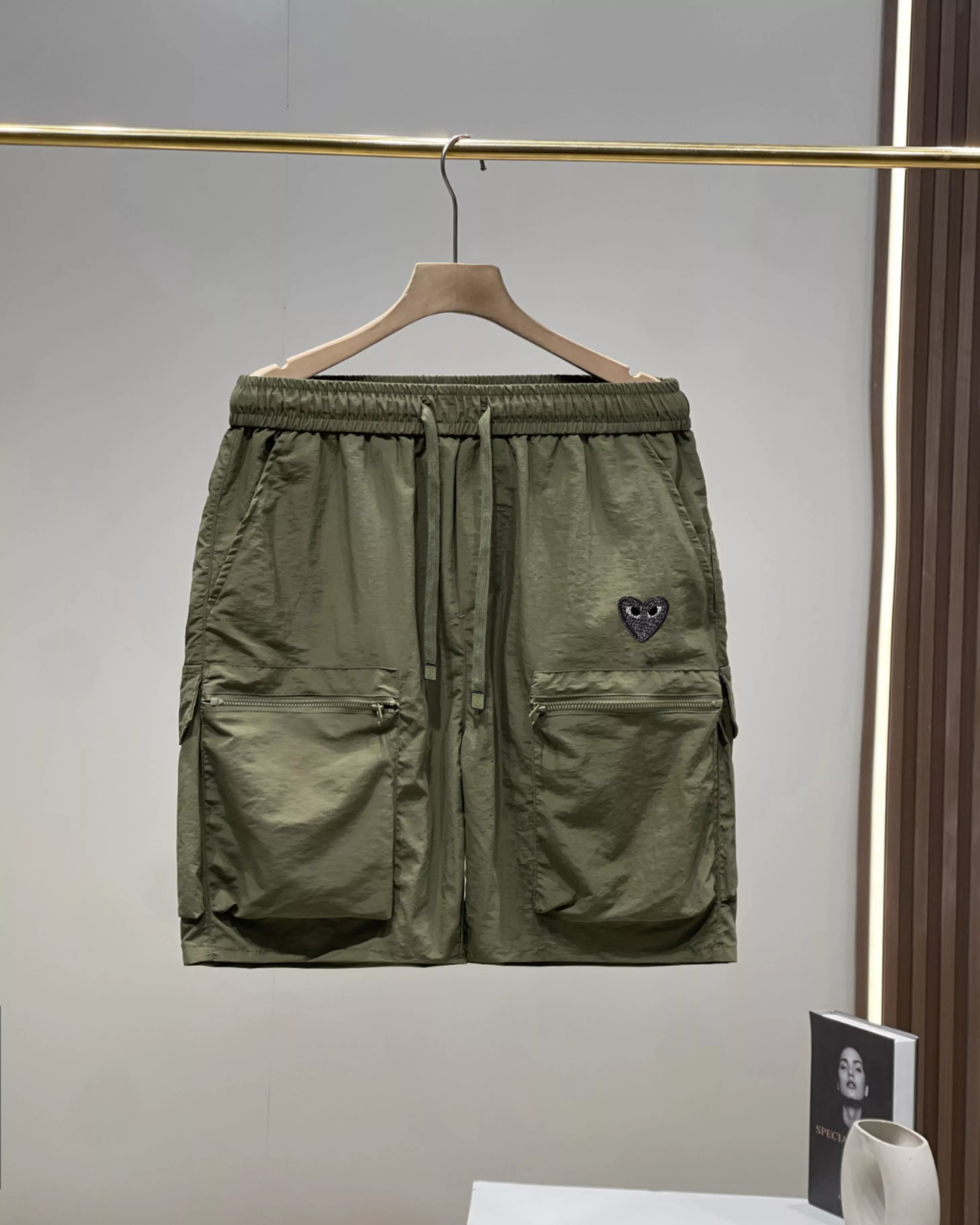꼼데가르송 하트 로고 자수 기능성 반바지 상세 이미지 2