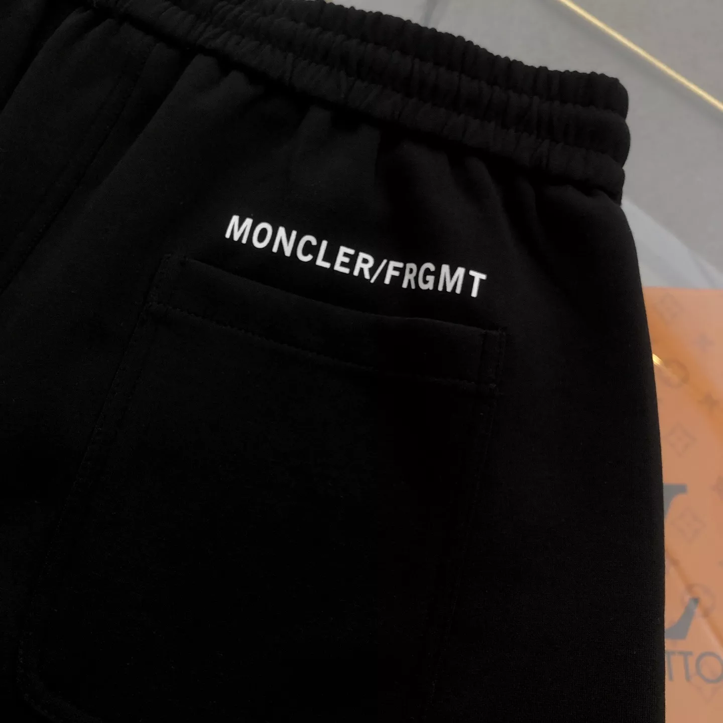 몽클레어 로고 배색 니트 쇼트 팬츠 상세 이미지 7