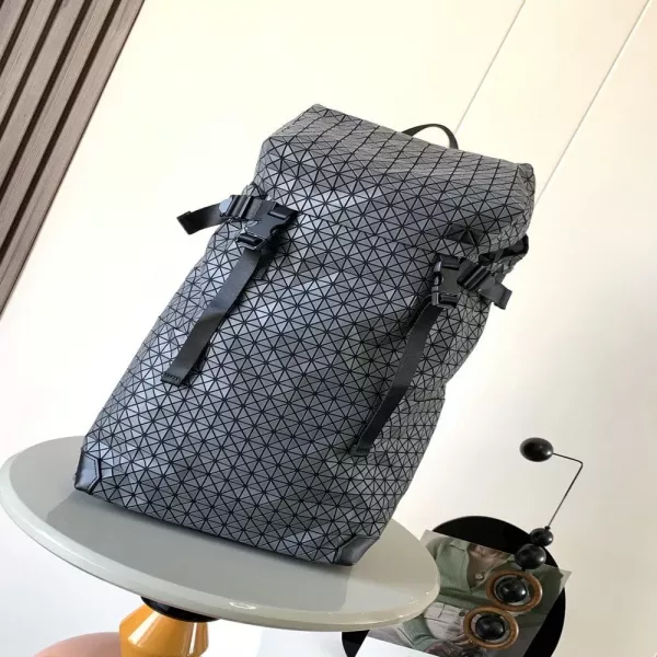 이세이미야케 쿠로 패브릭 폴드 커버 백팩