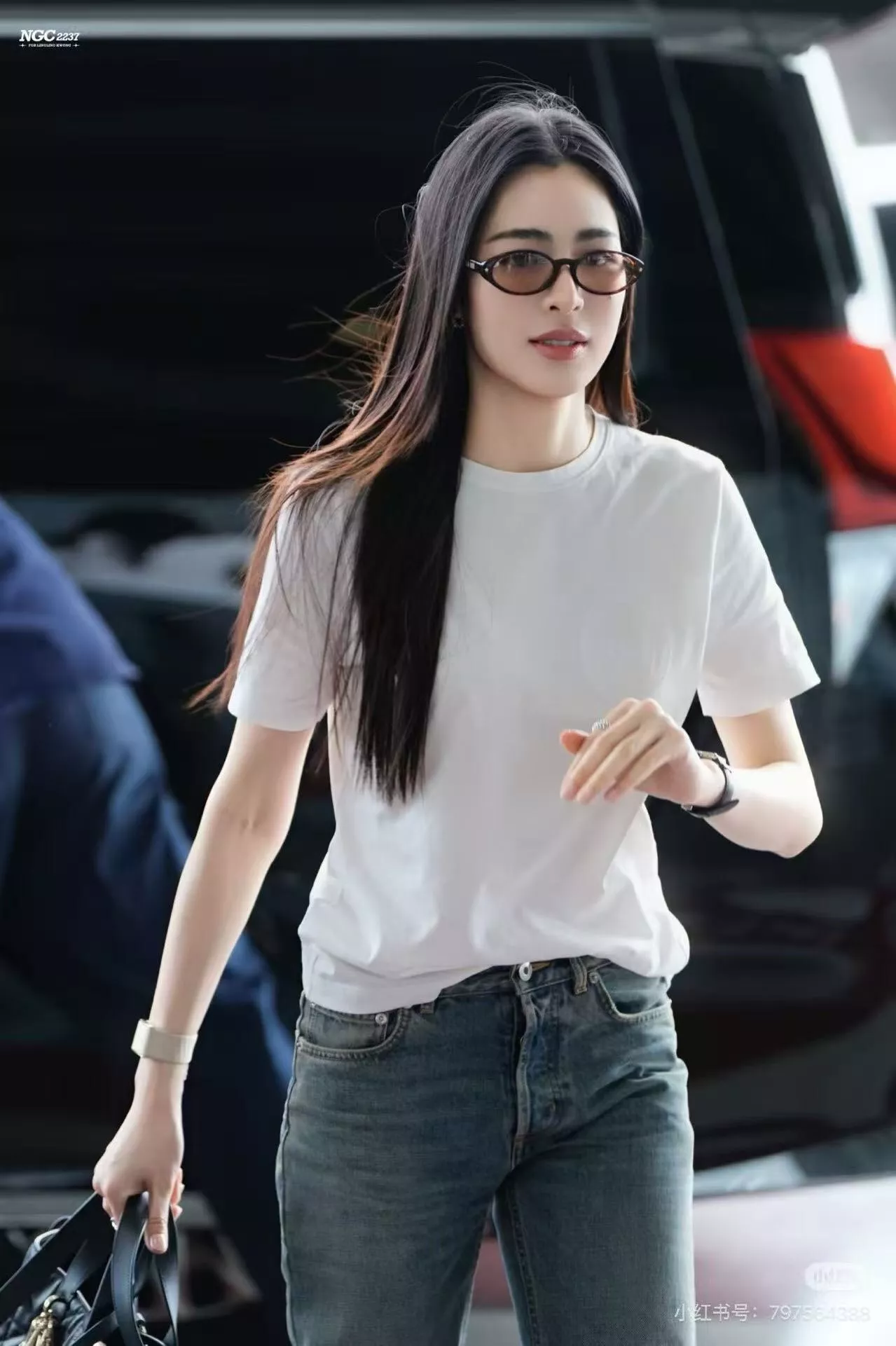 디올 리본 로고 자수 반소매 티셔츠 상세 이미지 12