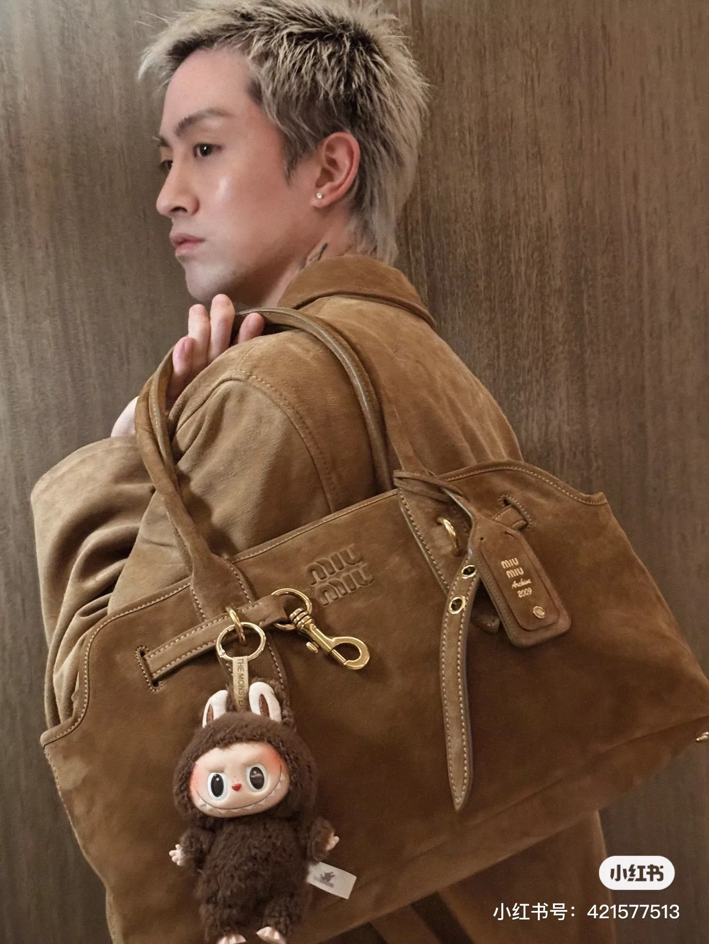 미우미우 스웨이드 감성 레더 핸드백 상세 이미지 14