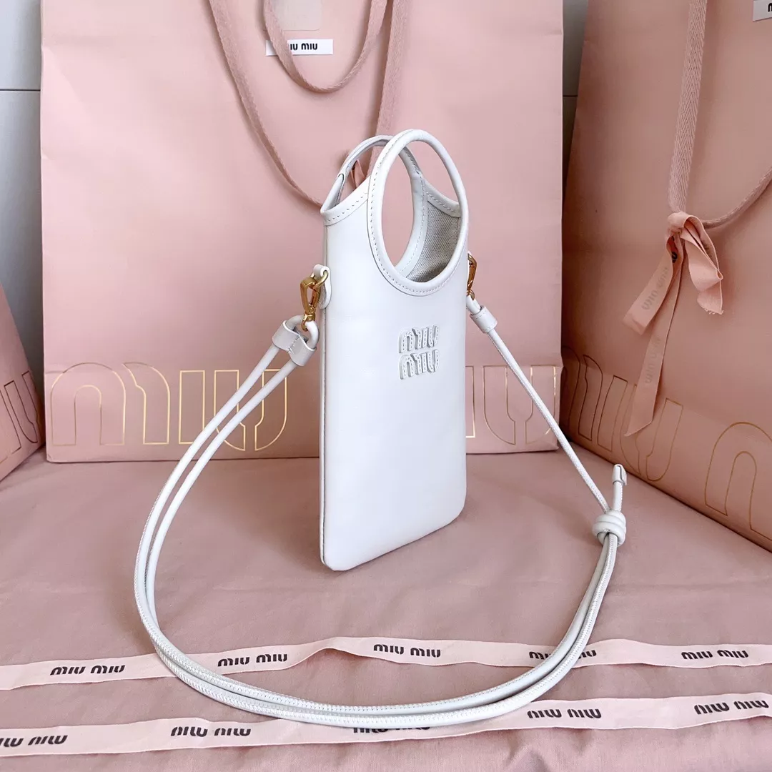미우미우 아이비 시리즈 휴대폰 수납백 상세 이미지 2
