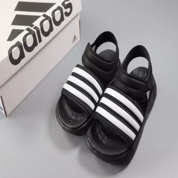 아디다스 아동 매직테이프 샌들