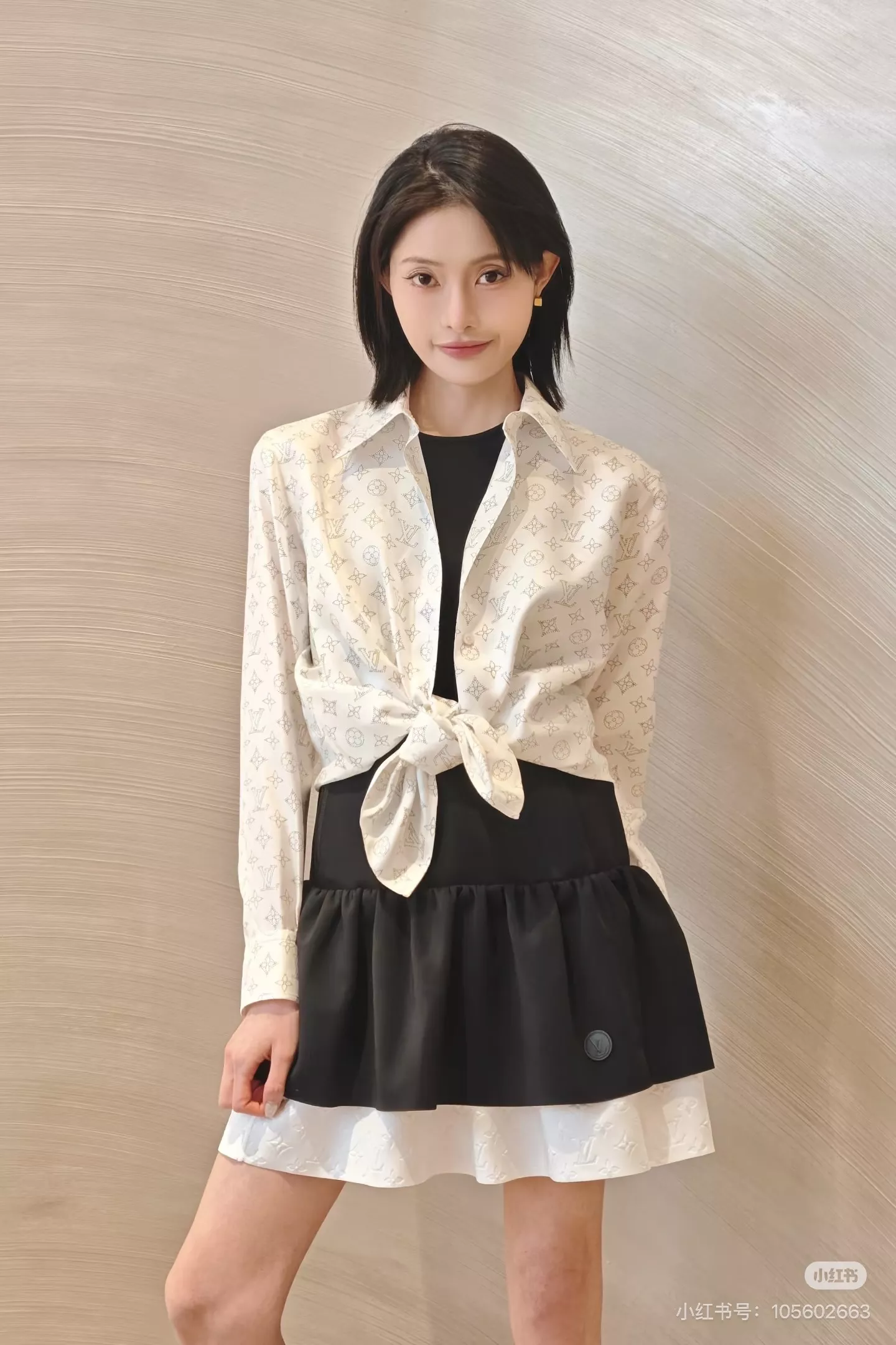 루이비통 화이트 모노그램 카라 셔츠 상세 이미지 16