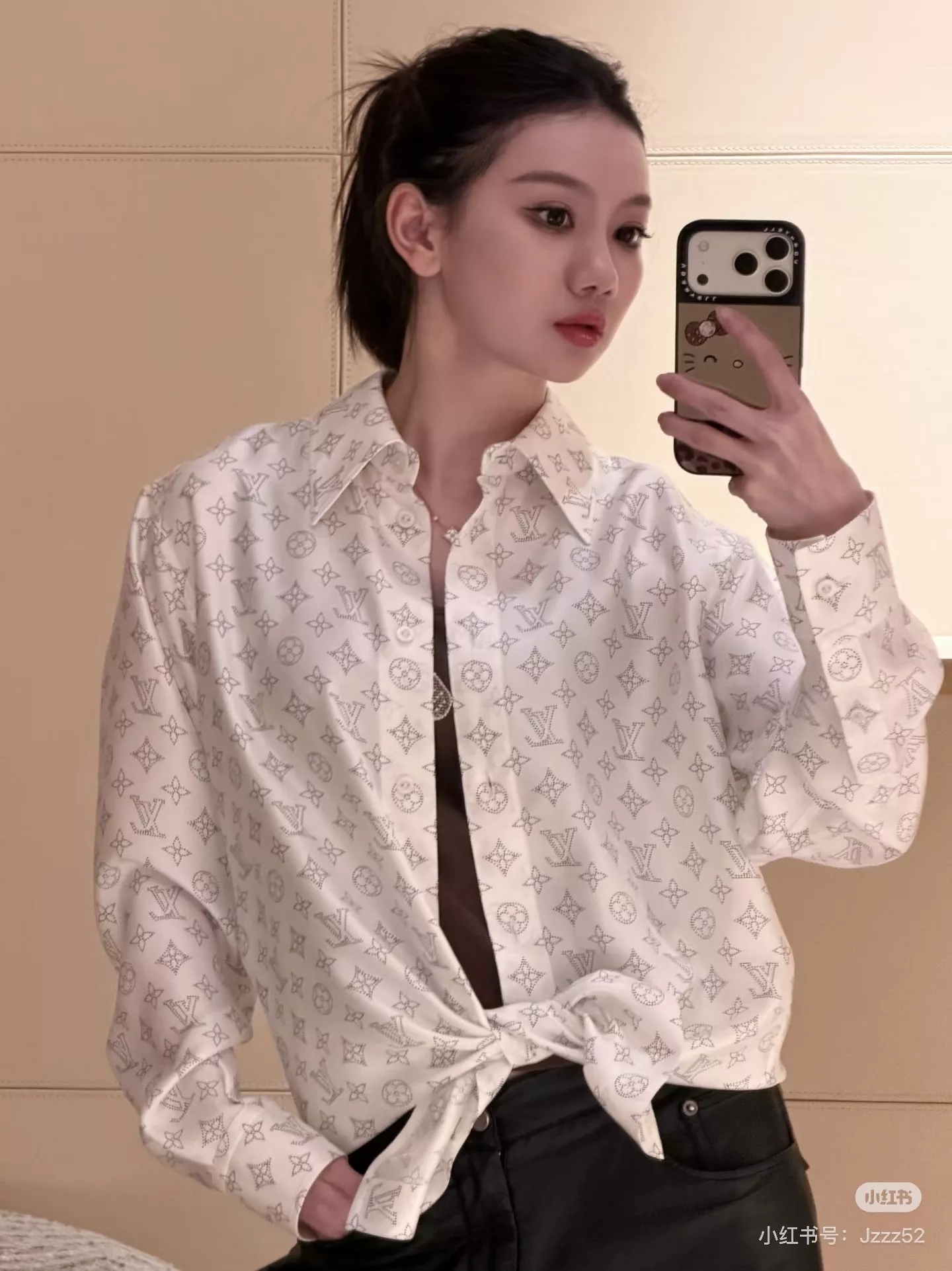루이비통 화이트 모노그램 카라 셔츠 상세 이미지 21
