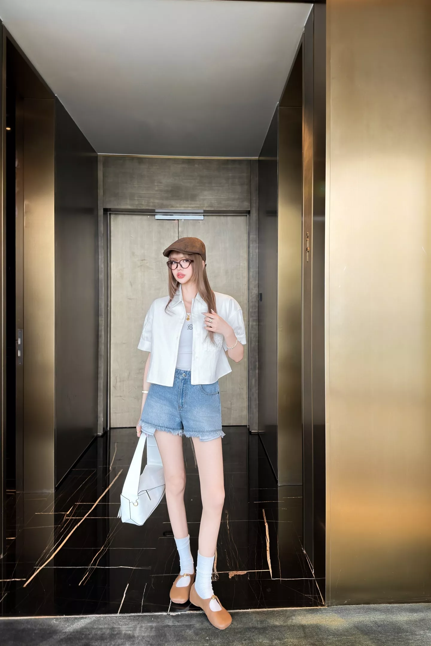 로에베 화이트 자수 크롭 데님 셔츠 상세 이미지 26