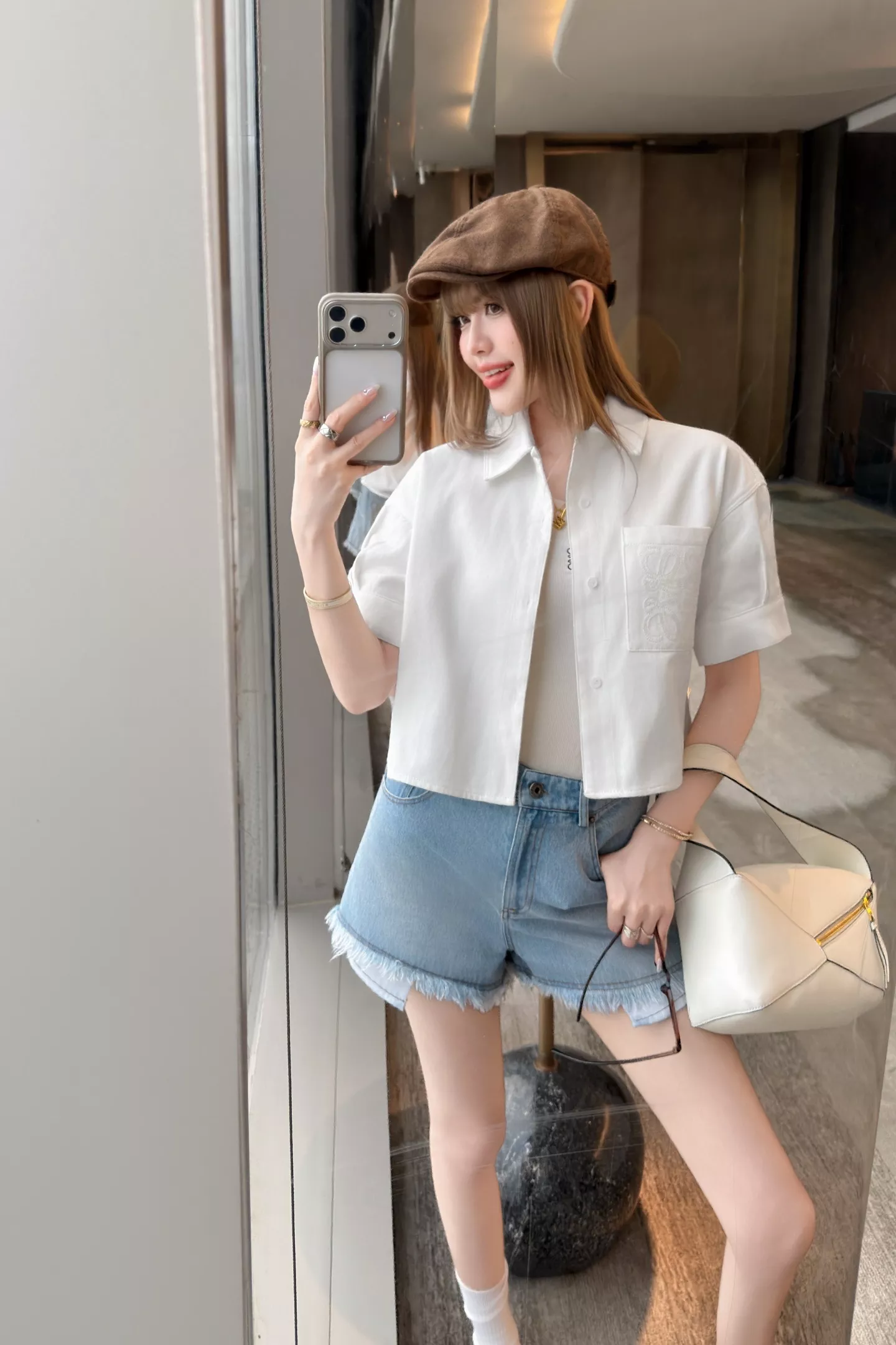 로에베 화이트 자수 크롭 데님 셔츠 상세 이미지 27