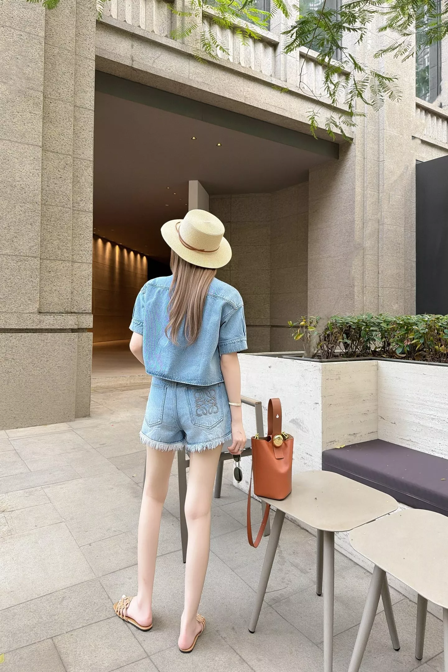 로에베 자수 포인트 크롭 데님 셔츠 상세 이미지 36