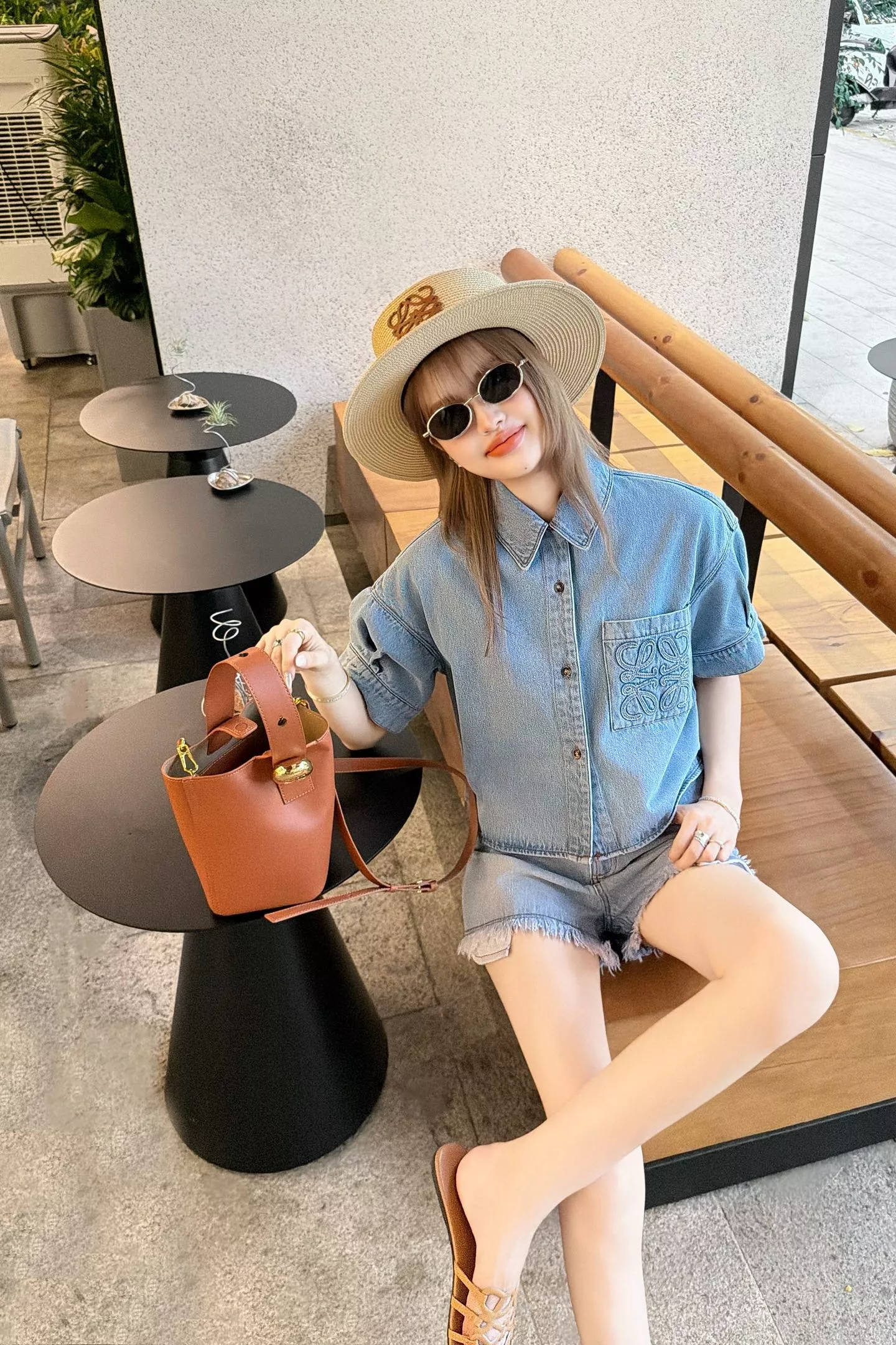 로에베 자수 포인트 크롭 데님 셔츠 상세 이미지 34