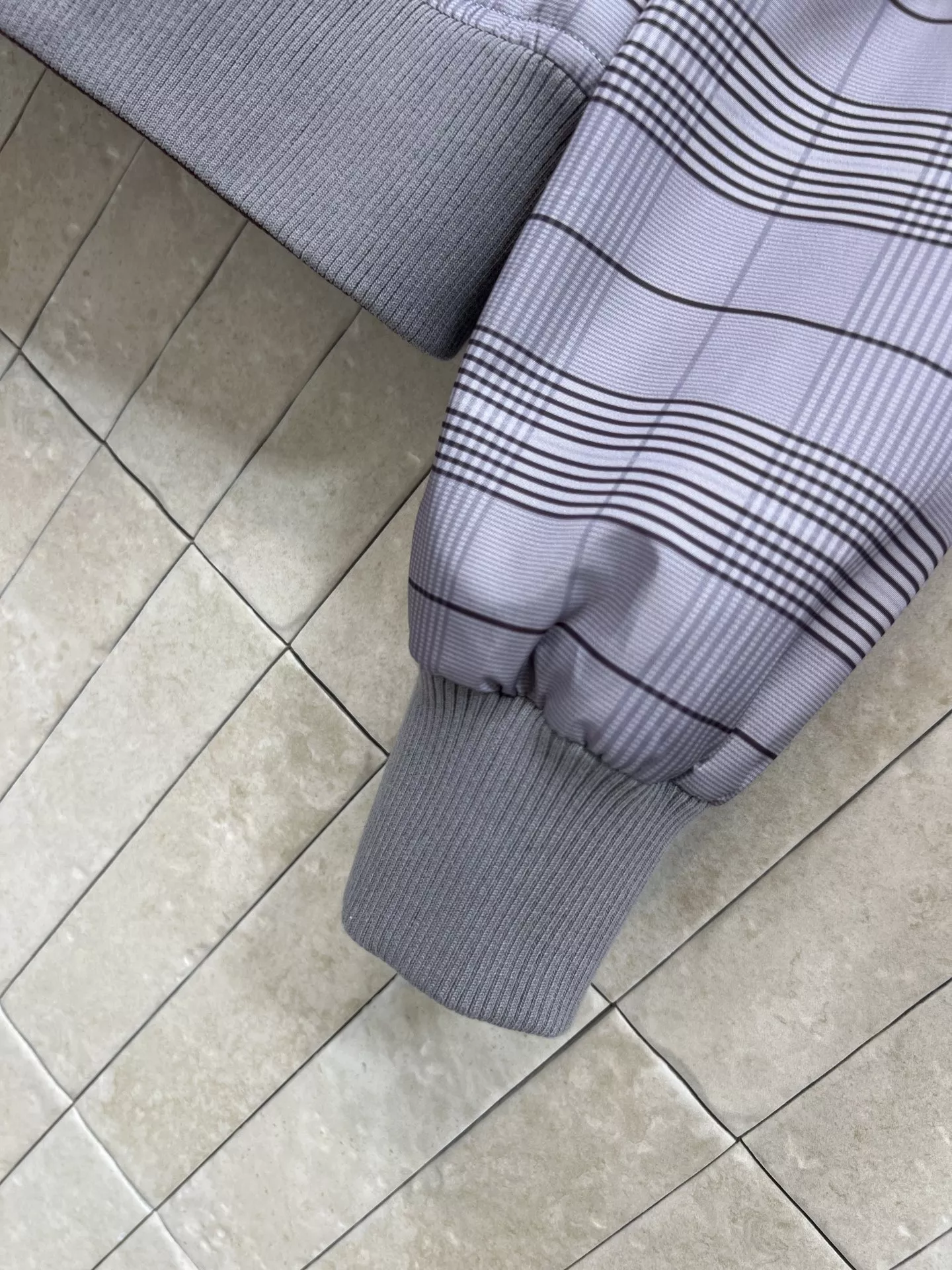 루이비통 양면 체크 집업 재킷 상세 이미지 6