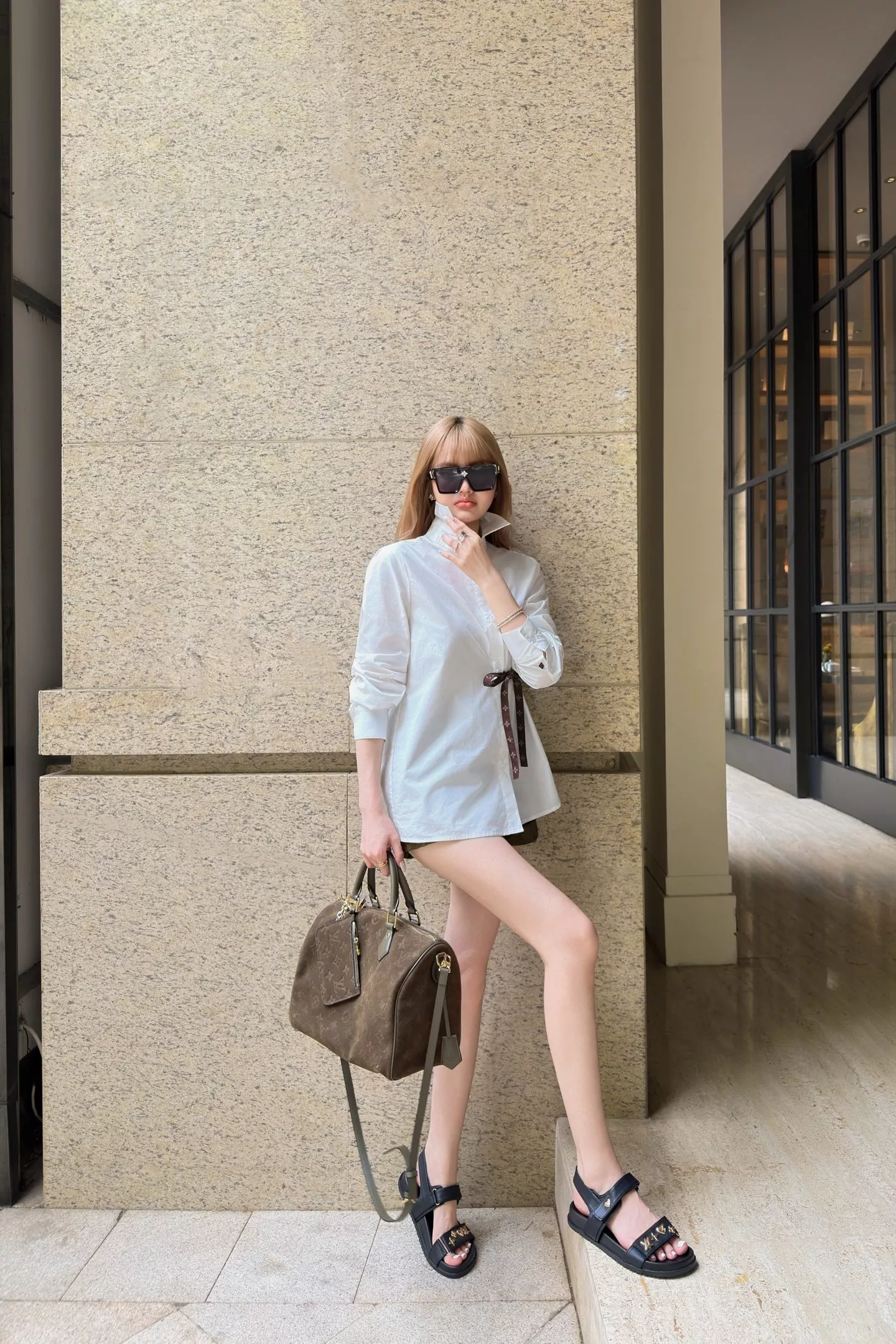 로에베 허리 스트랩 포인트 화이트 셔츠 상세 이미지 66